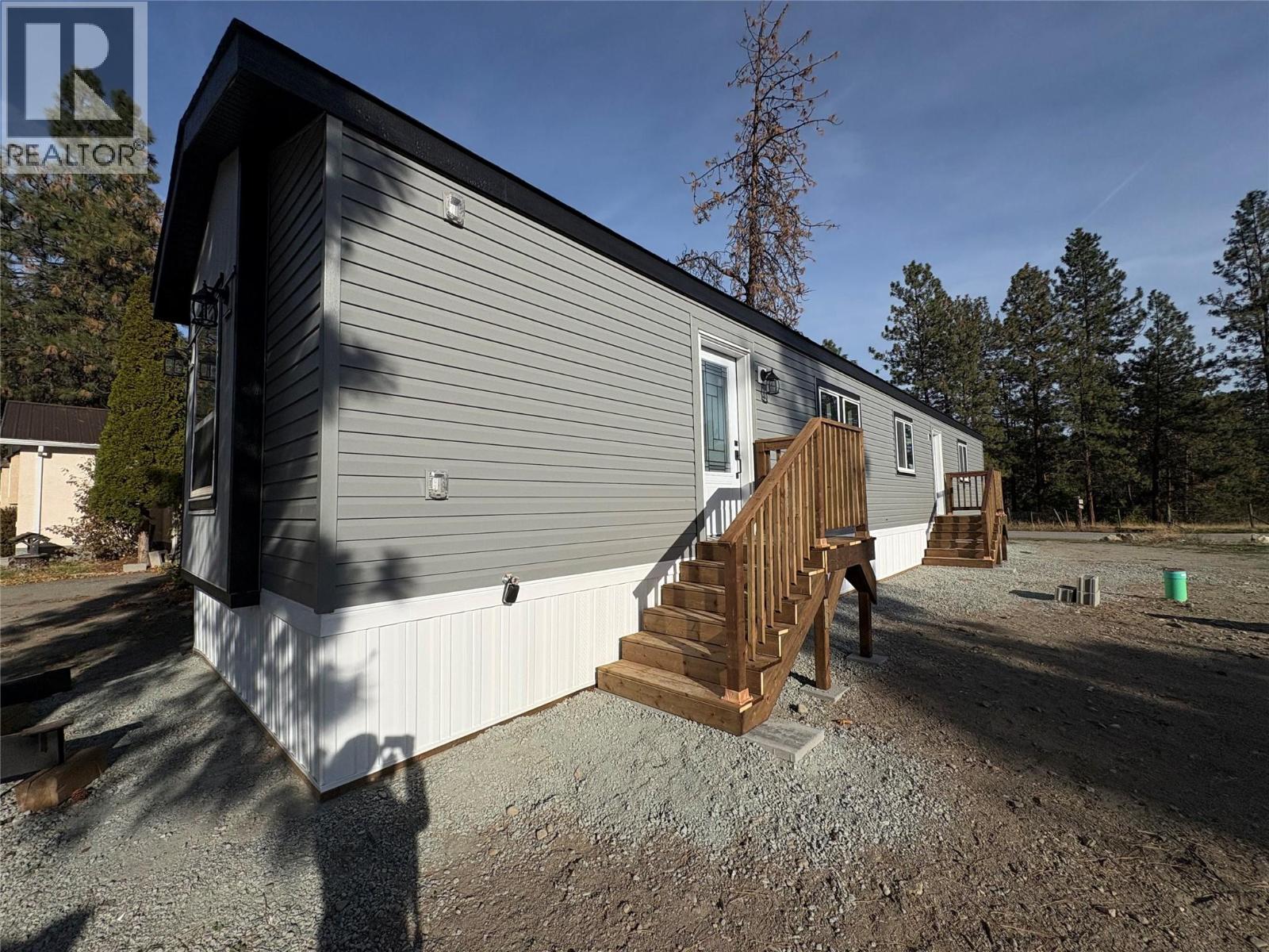 1999 Hwy 97s. 1999 Highway 97s Unit# 145a Lot# 145a Property Photo 2