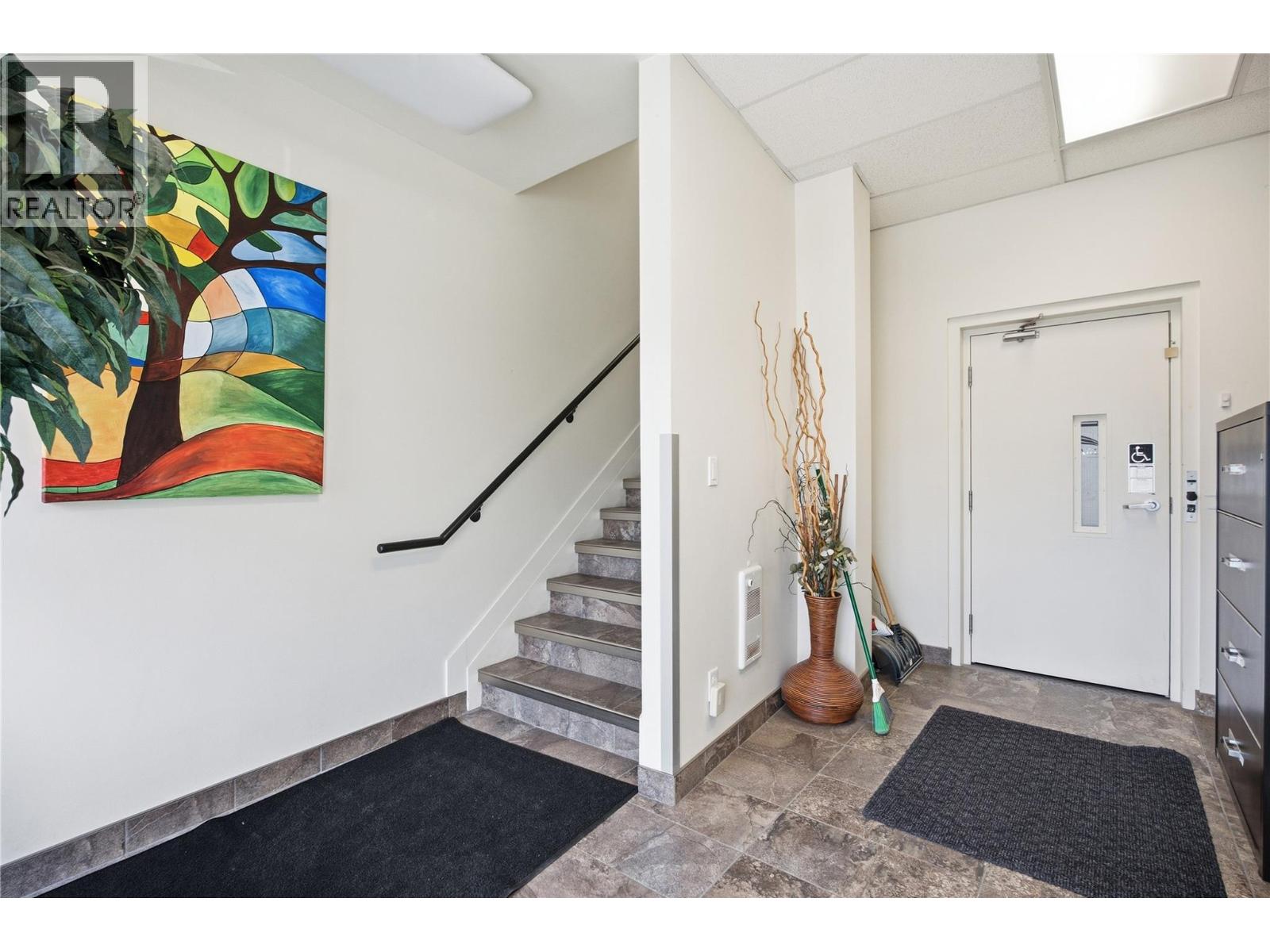 1370 Summit Drive Unit# B Property Photo 3