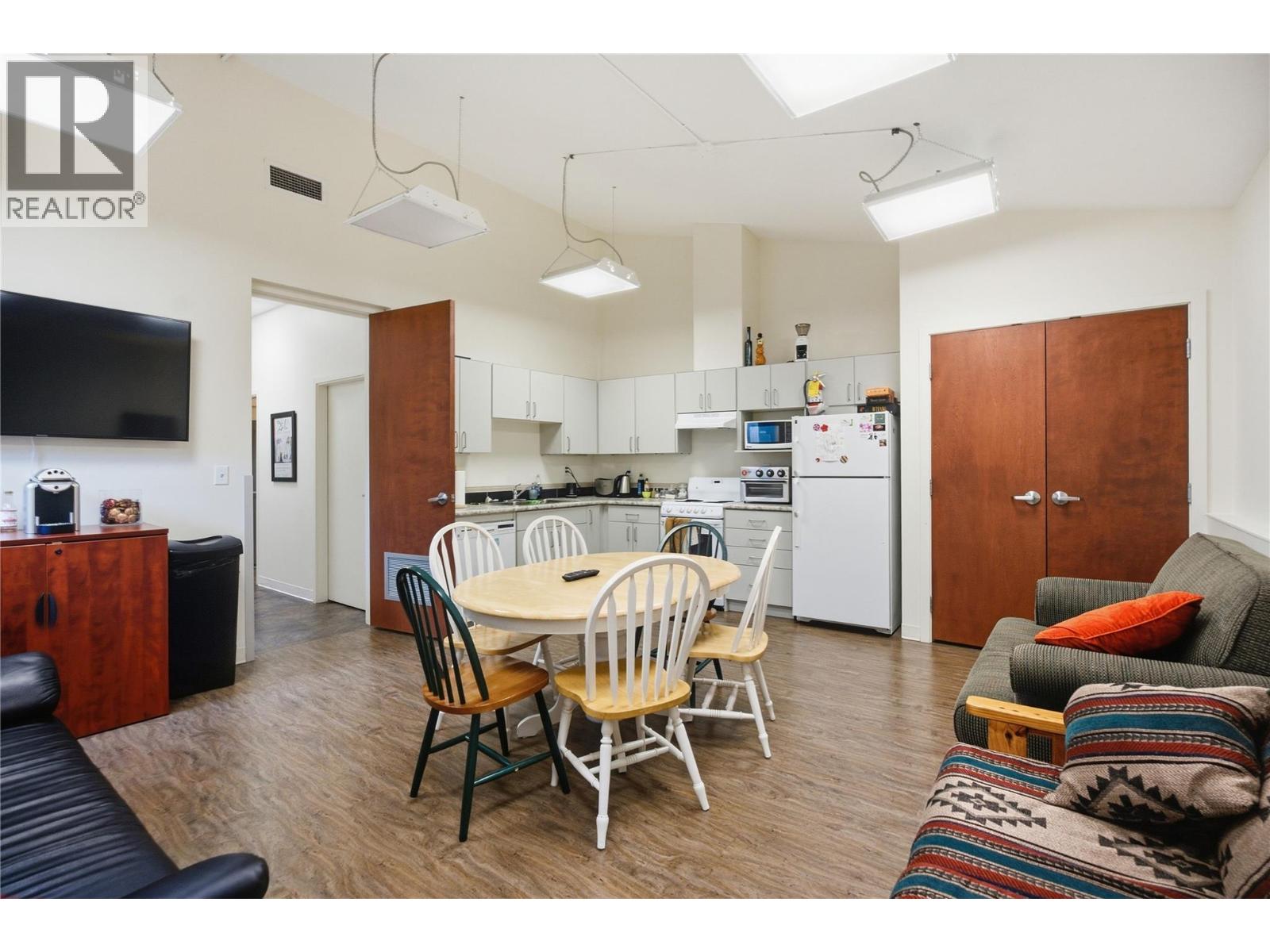 1370 Summit Drive Unit# B Property Photo 38