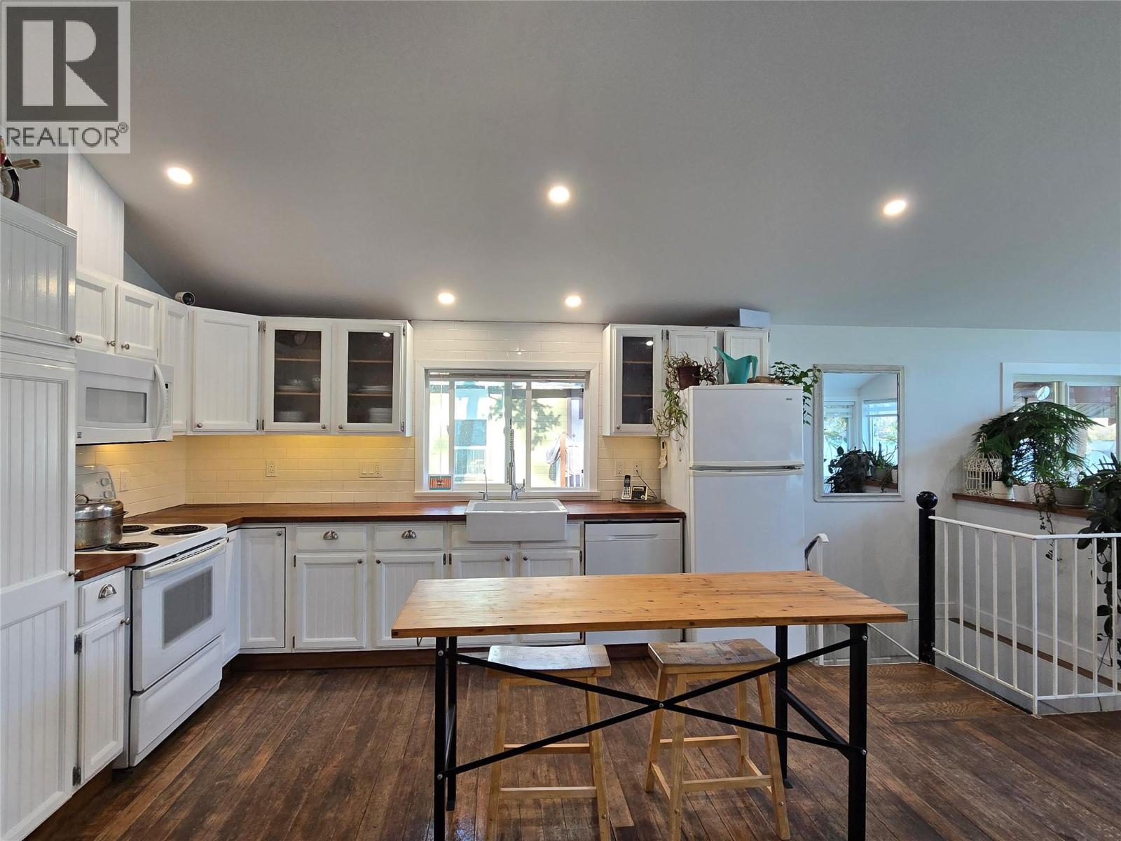 2438 Loon Lake Road Property Photo 10