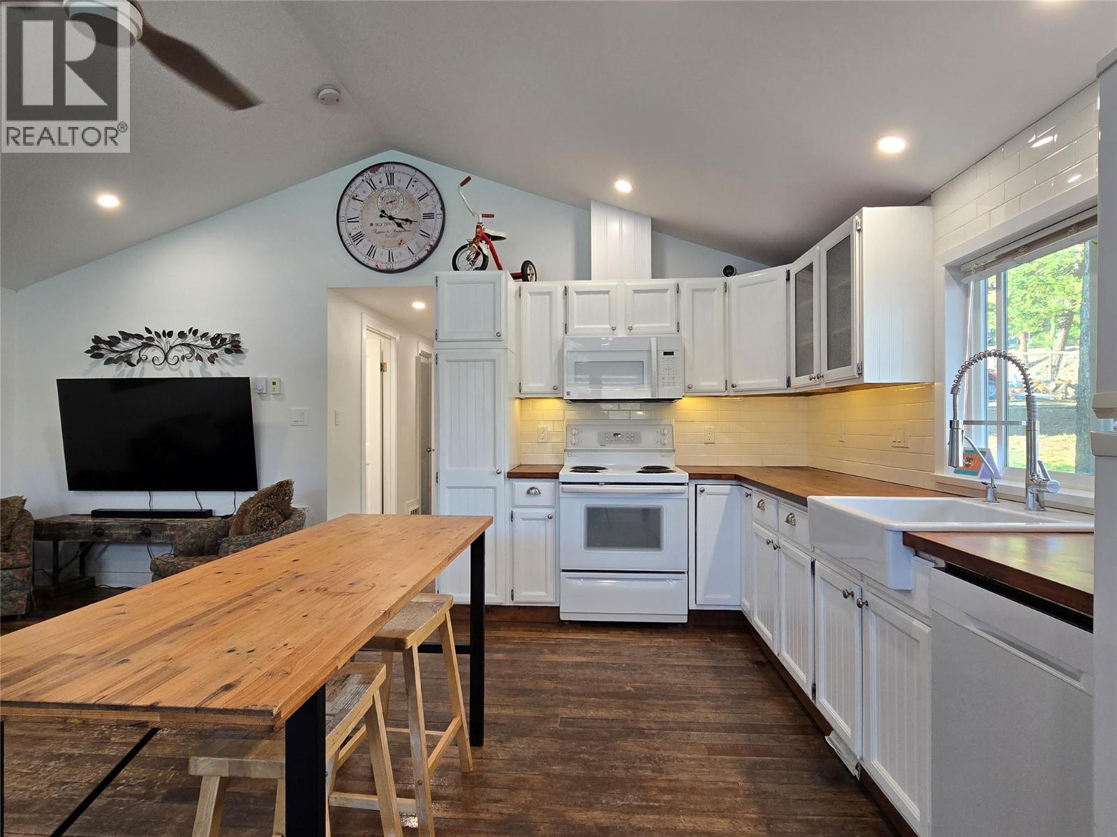 2438 Loon Lake Road Property Photo 12