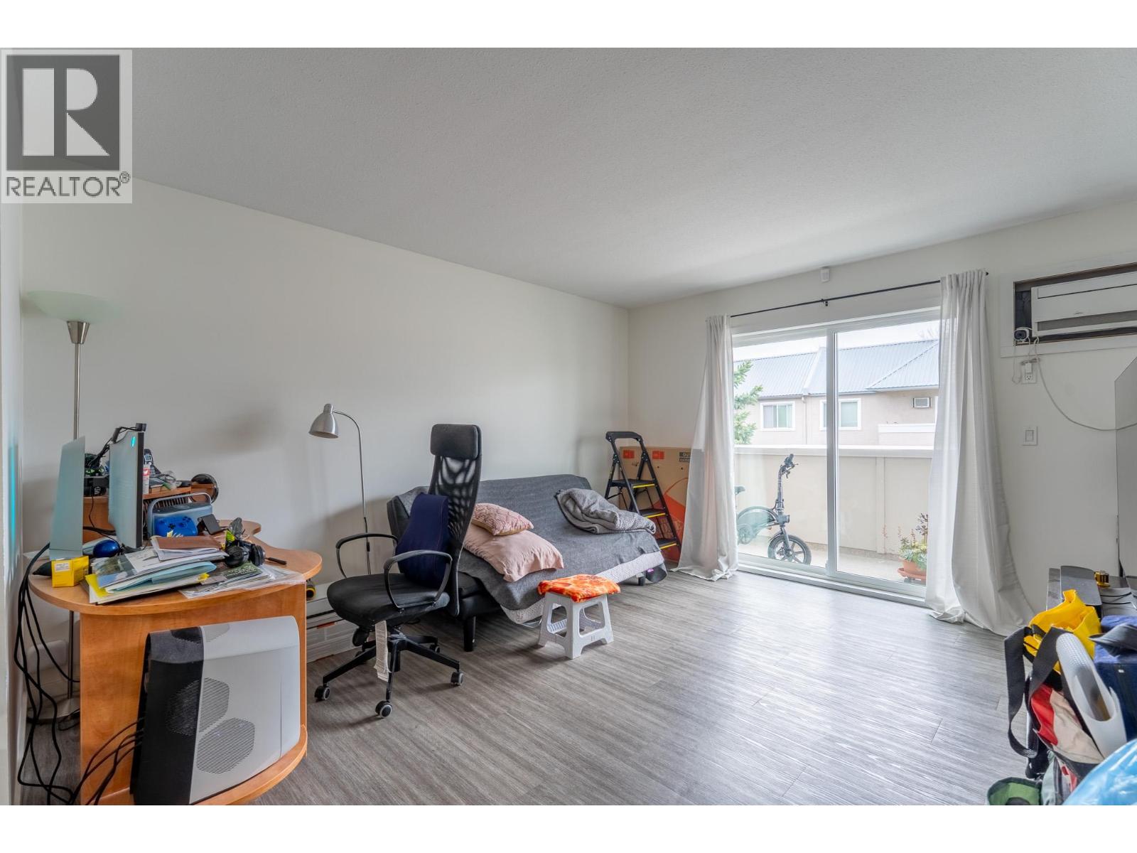 3160 De Montreuil Court Unit# 413 Property Photo 6