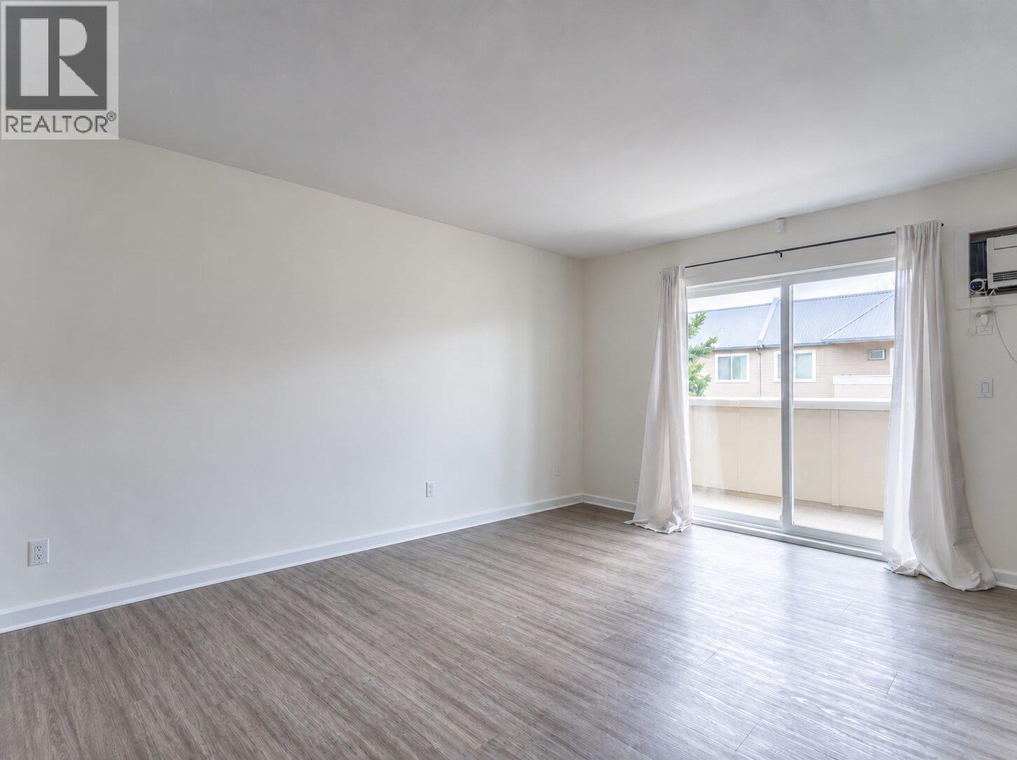 3160 De Montreuil Court Unit# 413 Property Photo 7