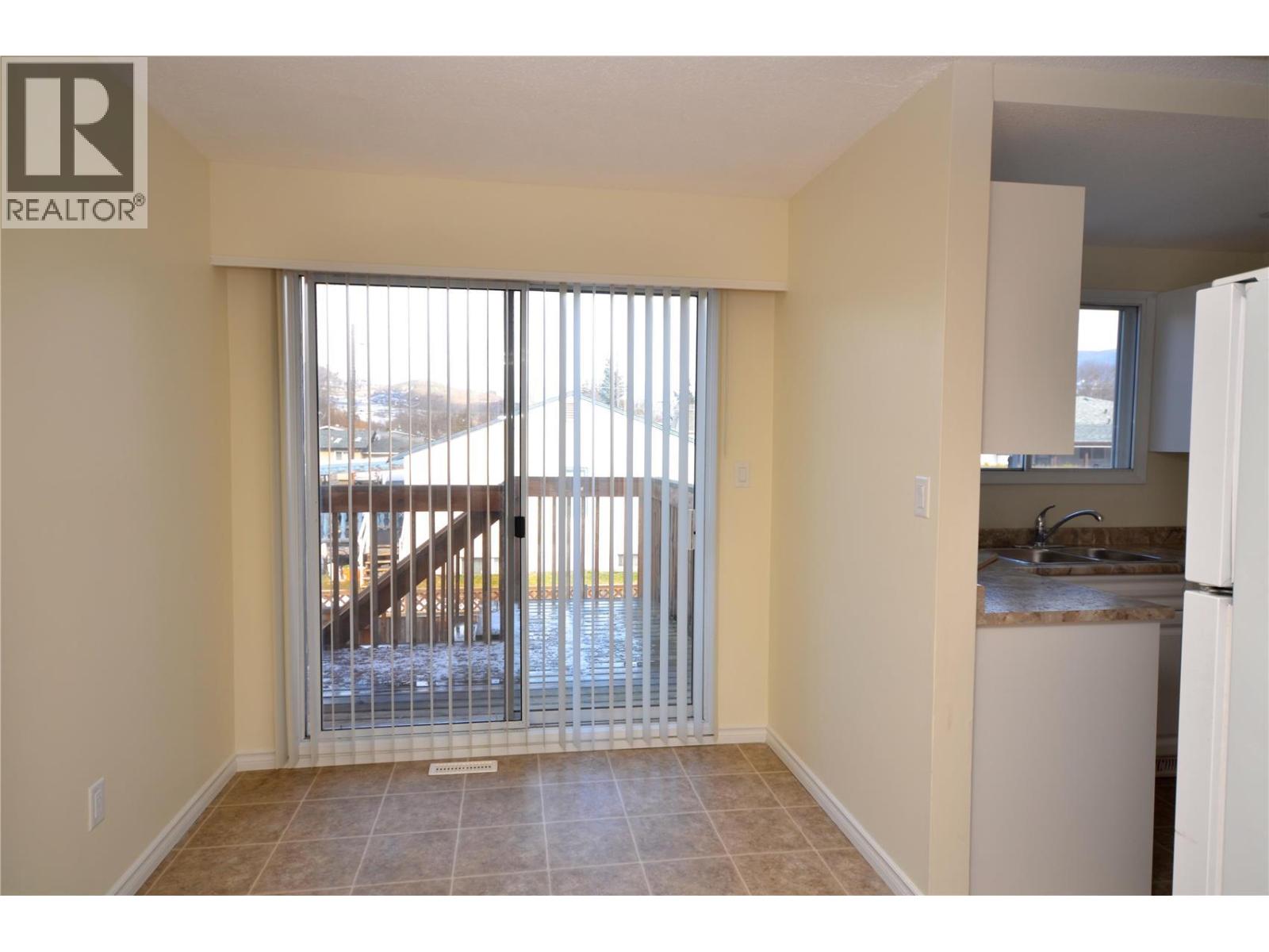 4501b 15 Avenue Property Photo 6