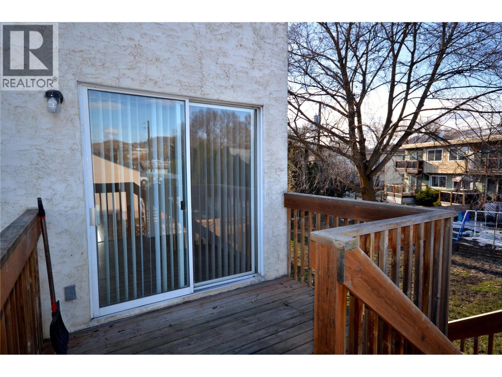 4501b 15 Avenue Property Photo 8