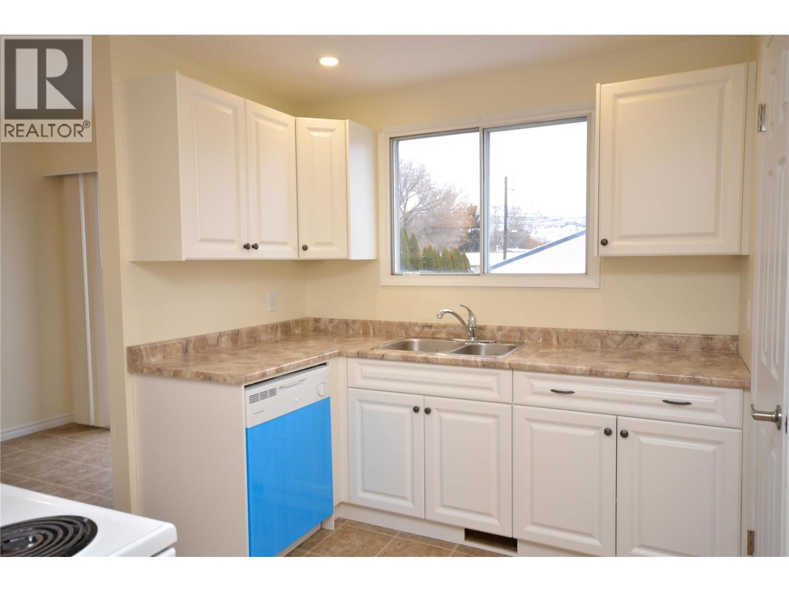 4501b 15 Avenue Property Photo 10