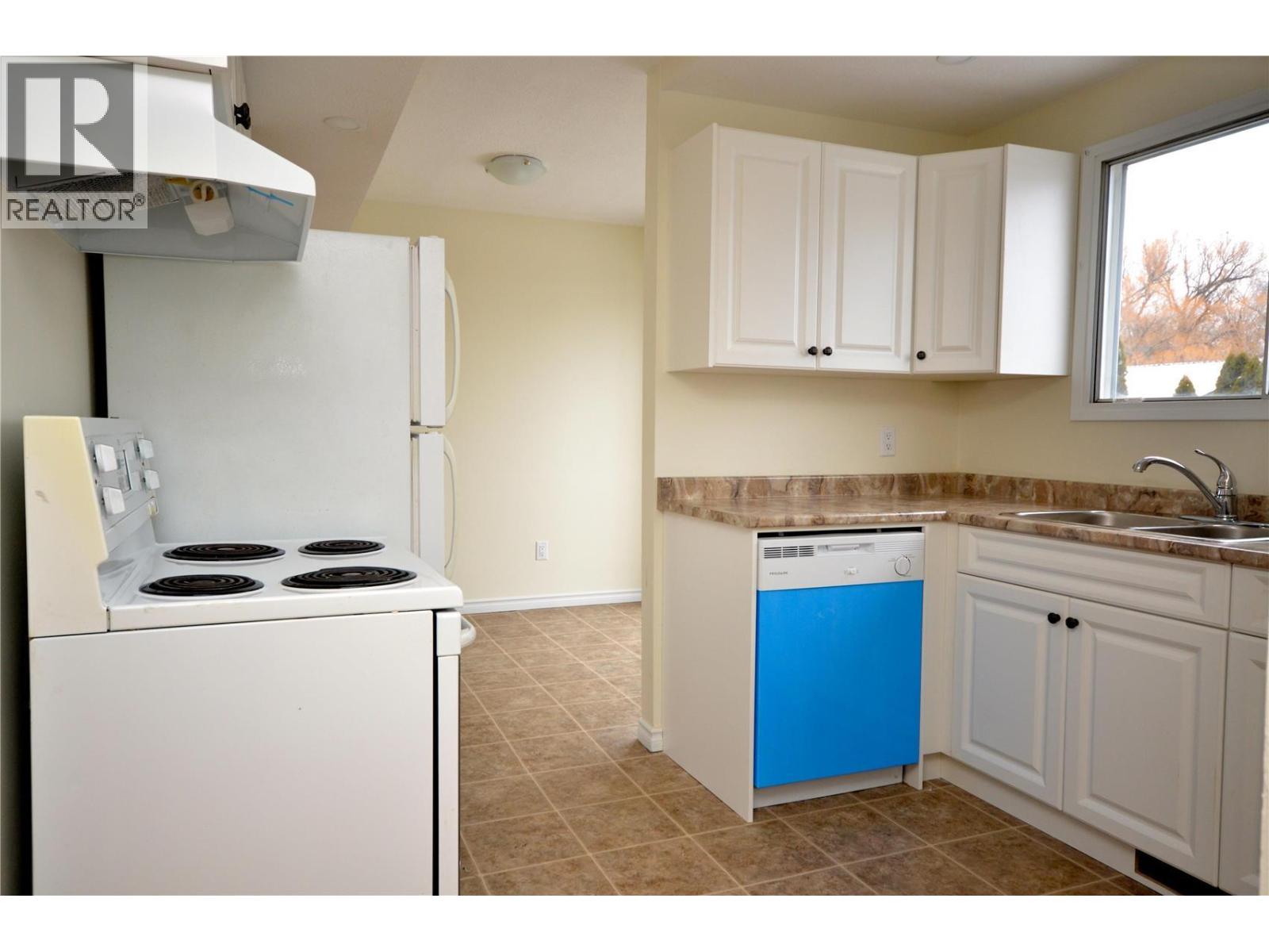4501b 15 Avenue Property Photo 12