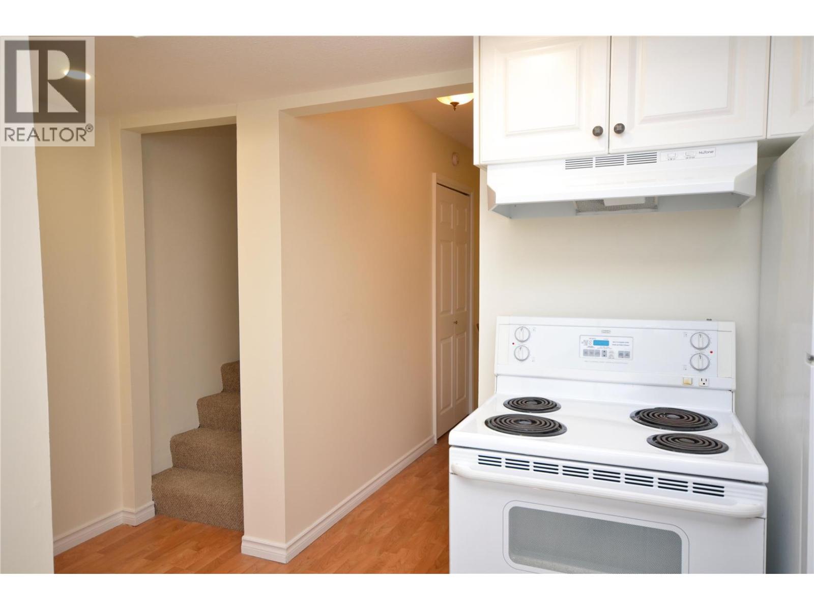 4501b 15 Avenue Property Photo 13