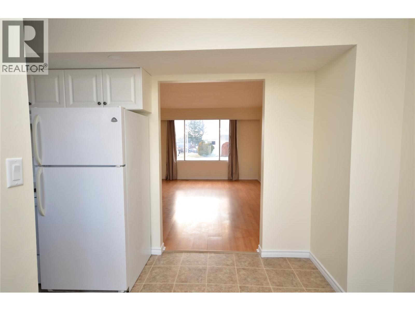 4501b 15 Avenue Property Photo 14