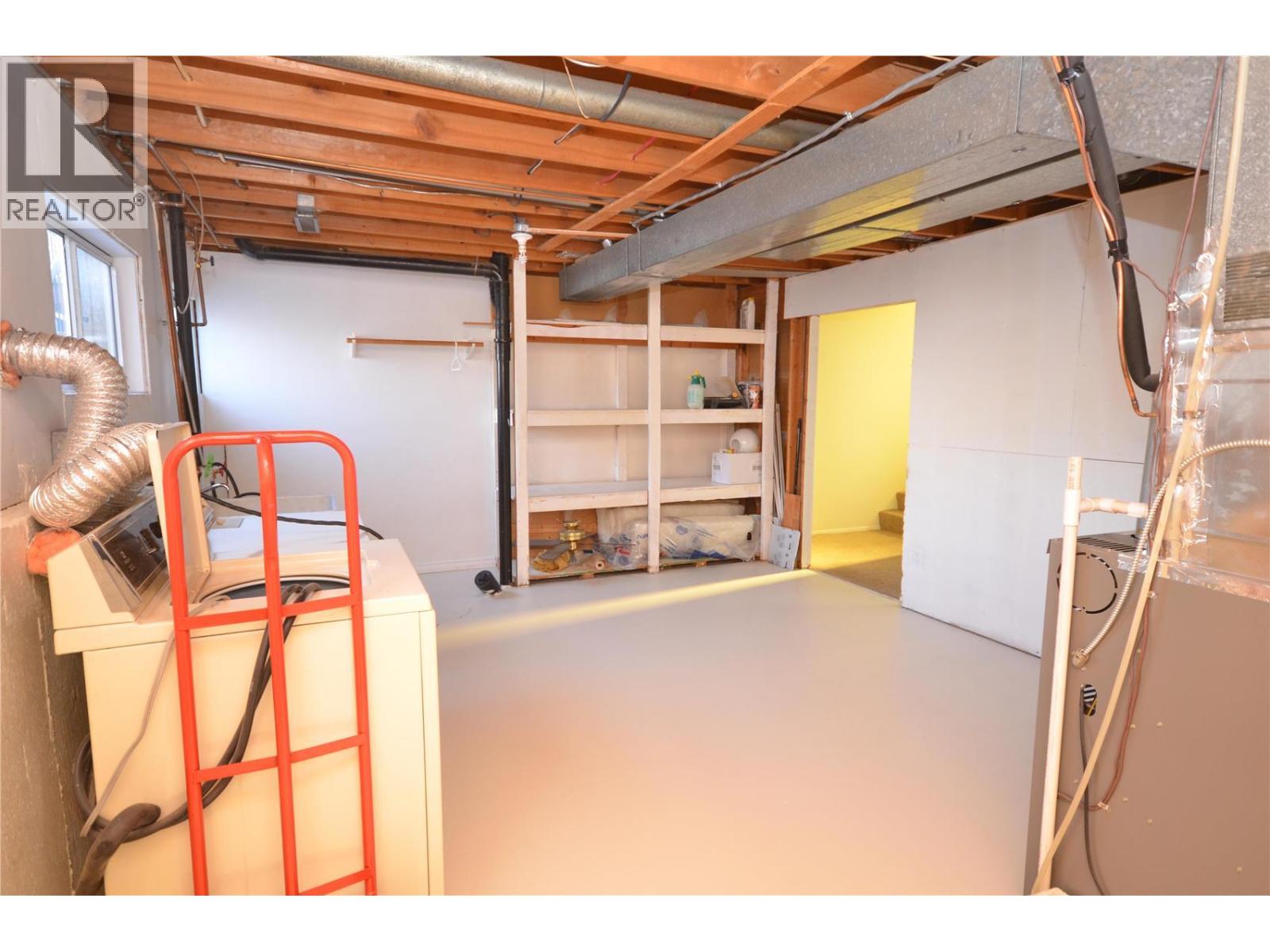4501b 15 Avenue Property Photo 24