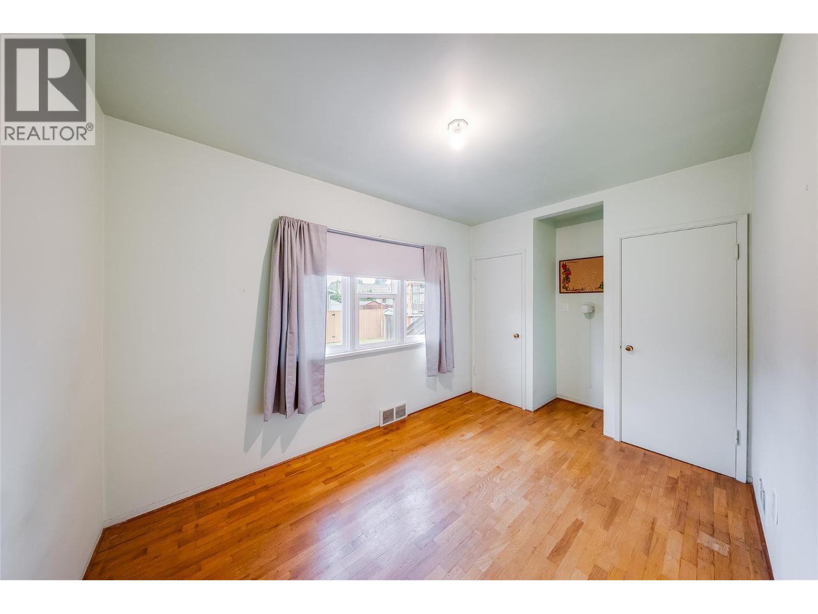 735 10th Avenue Property Photo 15