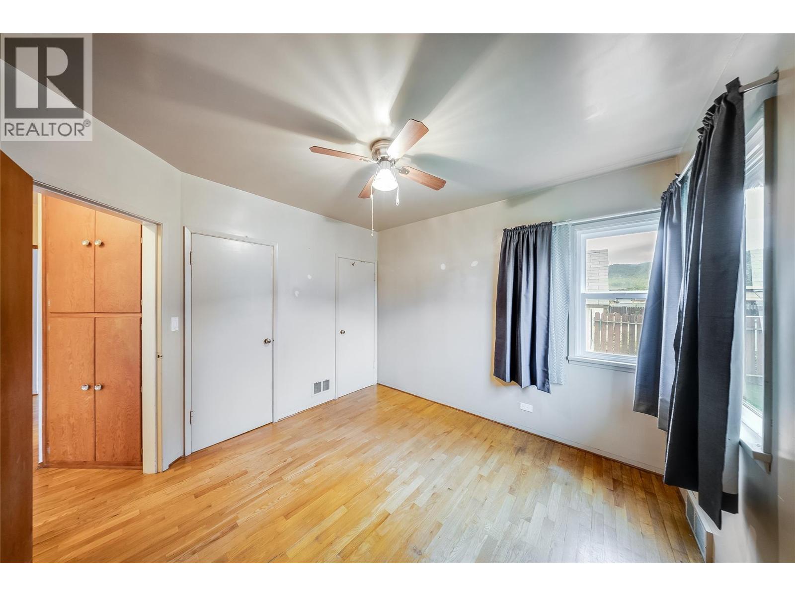 735 10th Avenue Property Photo 18