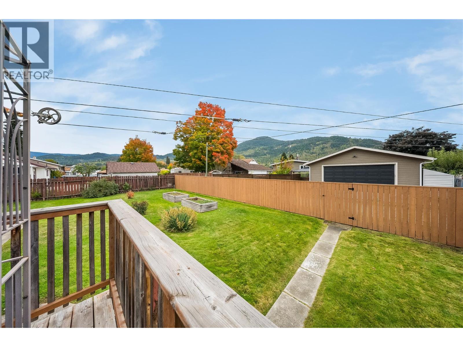 735 10th Avenue Property Photo 31