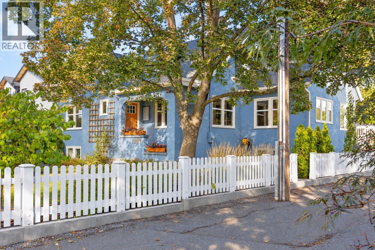 2071 Abbott Street Property Photo 2