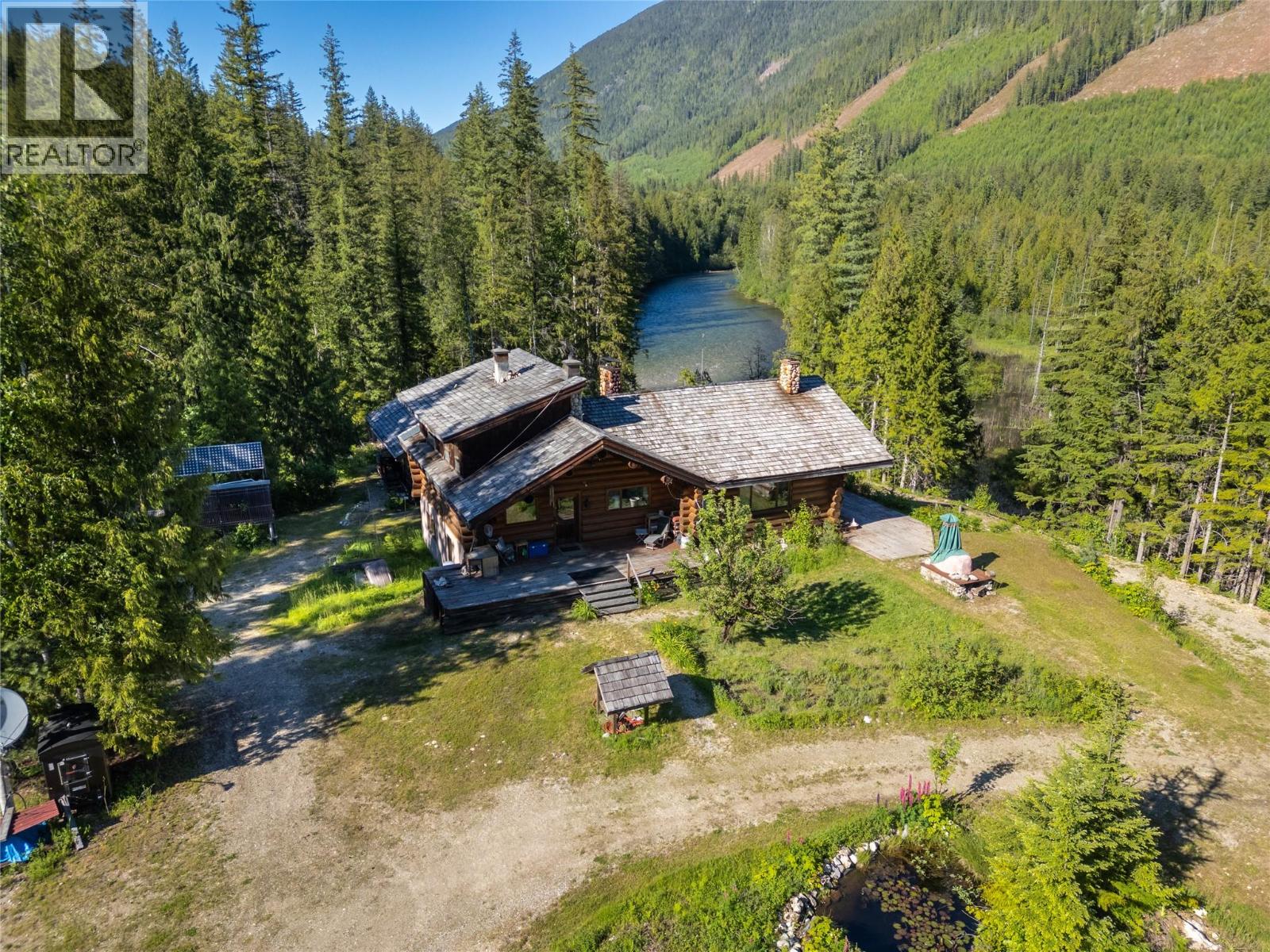 1415 Seymour River Road N Property Photo 1