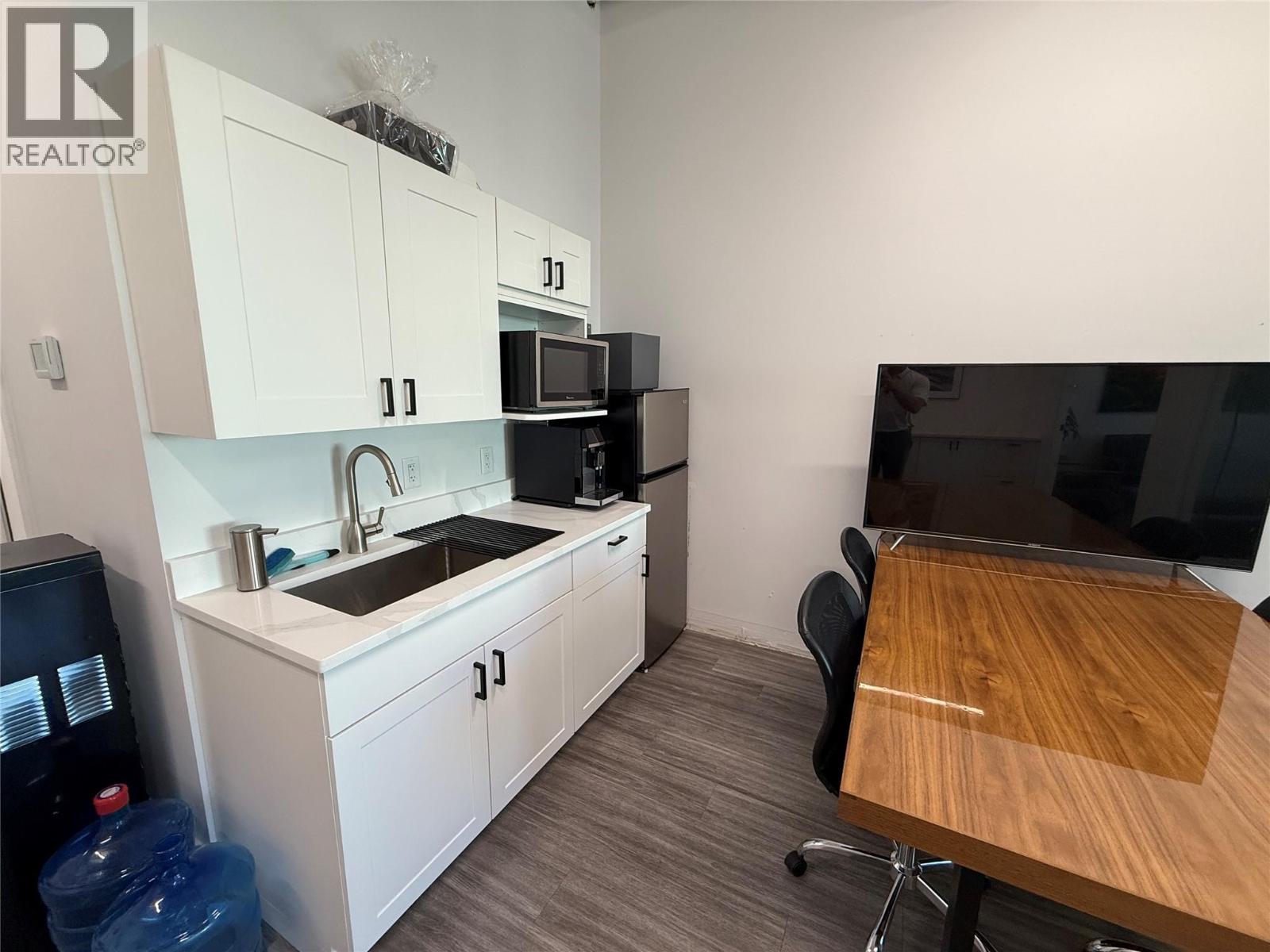 815 Vaughan Avenue Unit# B-106 Property Photo 3