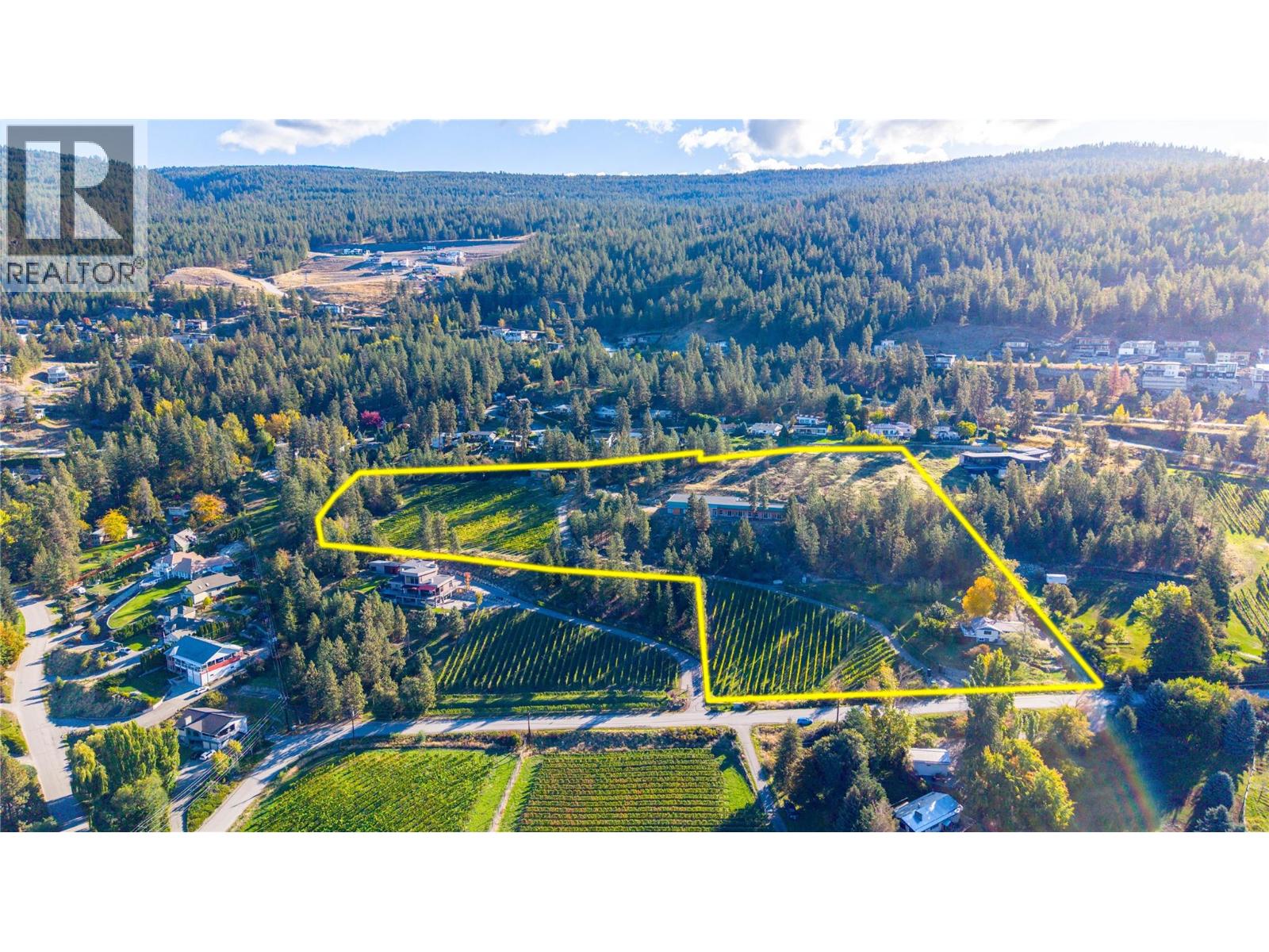 2864 Arawana Road Property Photo 3
