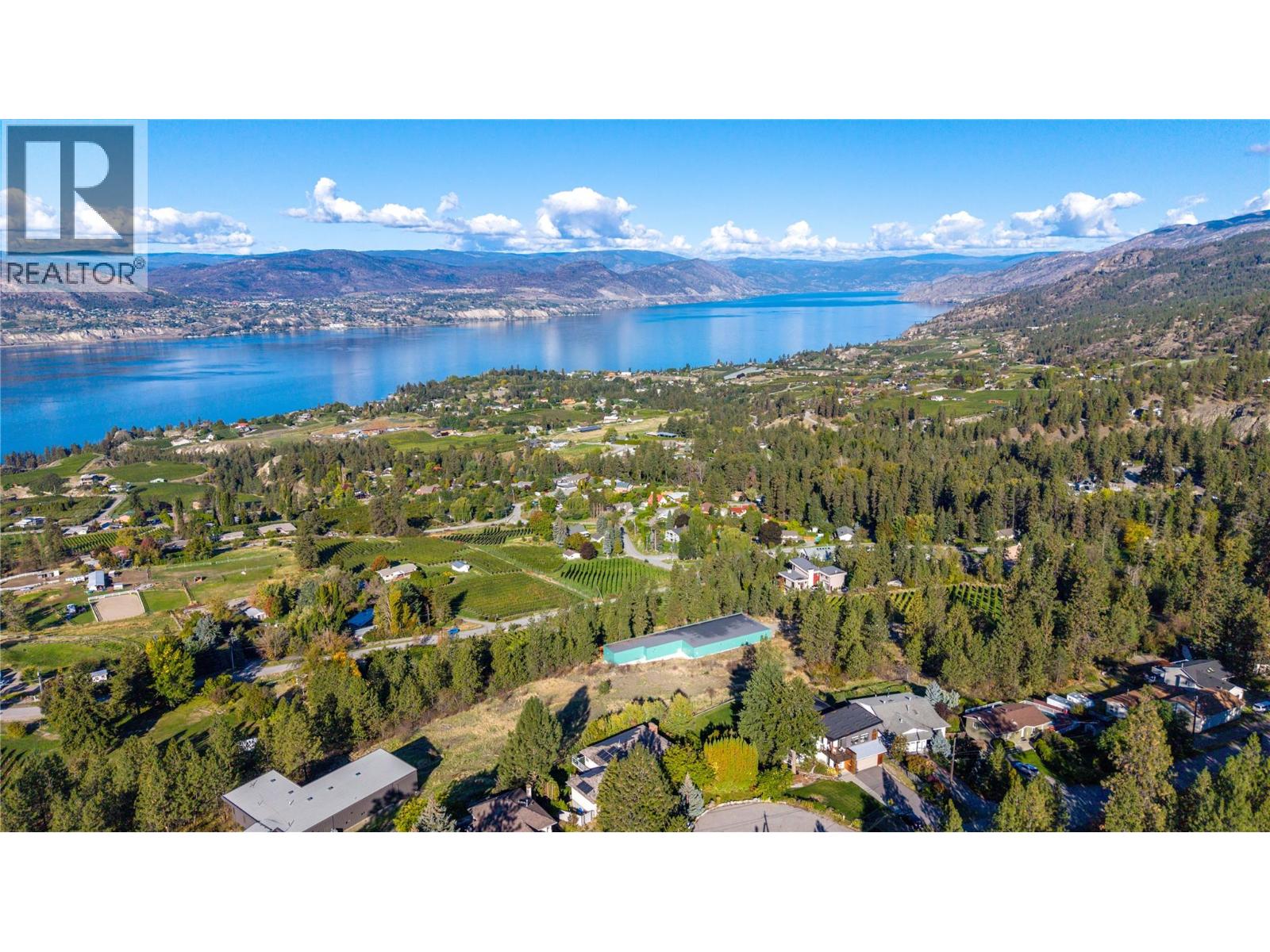 2864 Arawana Road Property Photo 8