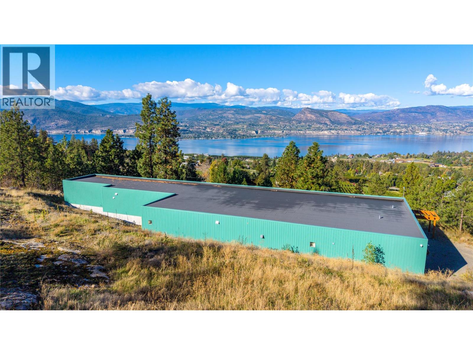 2864 Arawana Road Property Photo 11