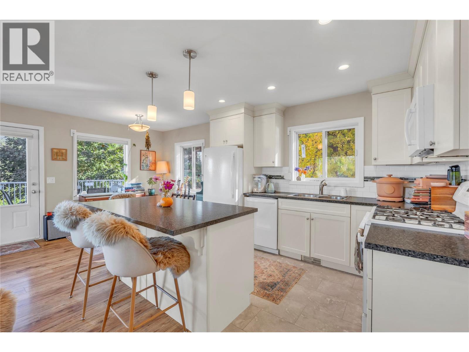 2864 Arawana Road Property Photo 16