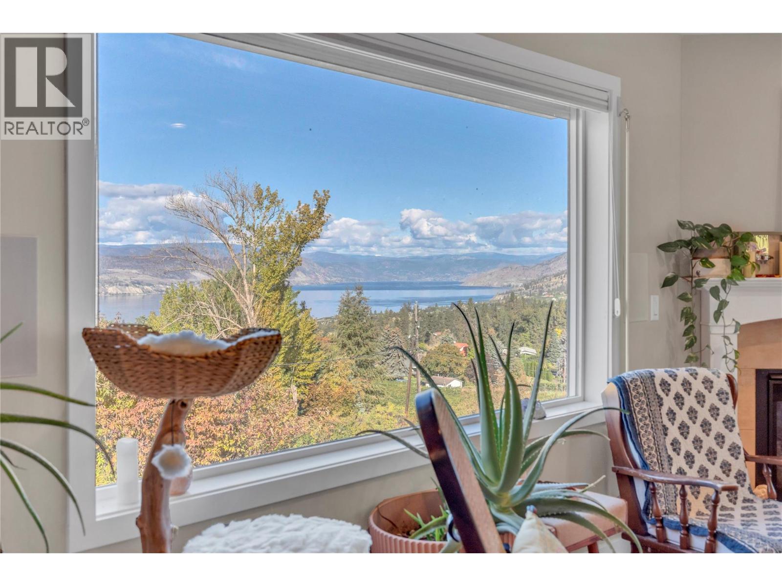 2864 Arawana Road Property Photo 25