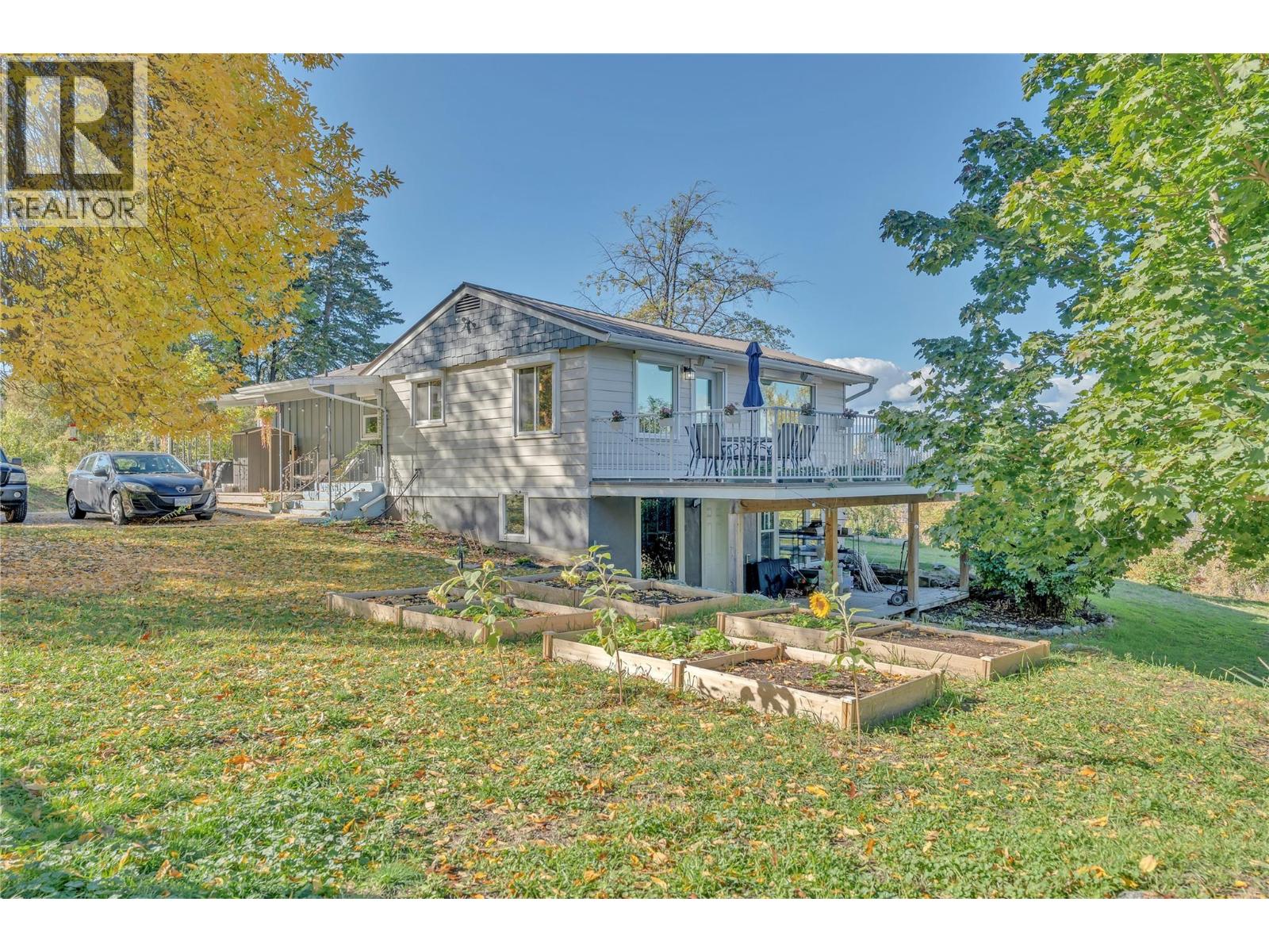 2864 Arawana Road Property Photo 39
