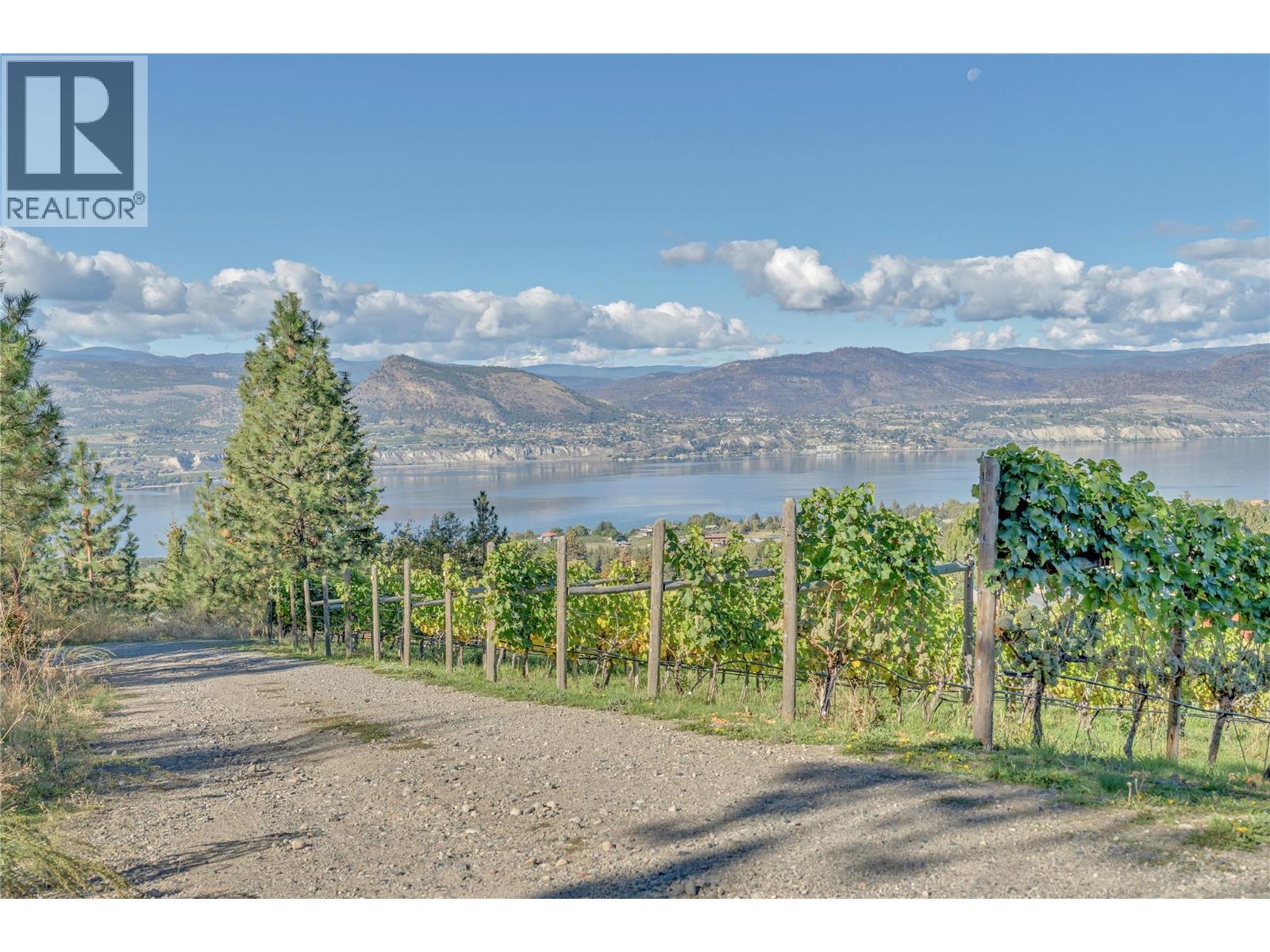 2864 Arawana Road Property Photo 48