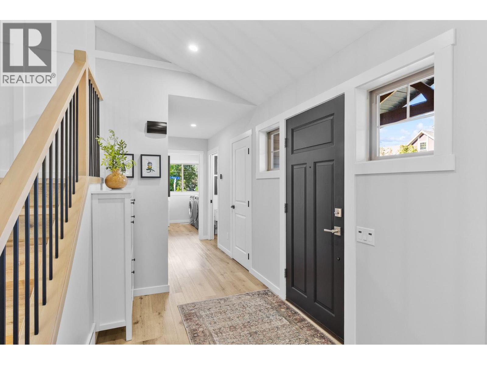 905 Paret Crescent Property Photo 12