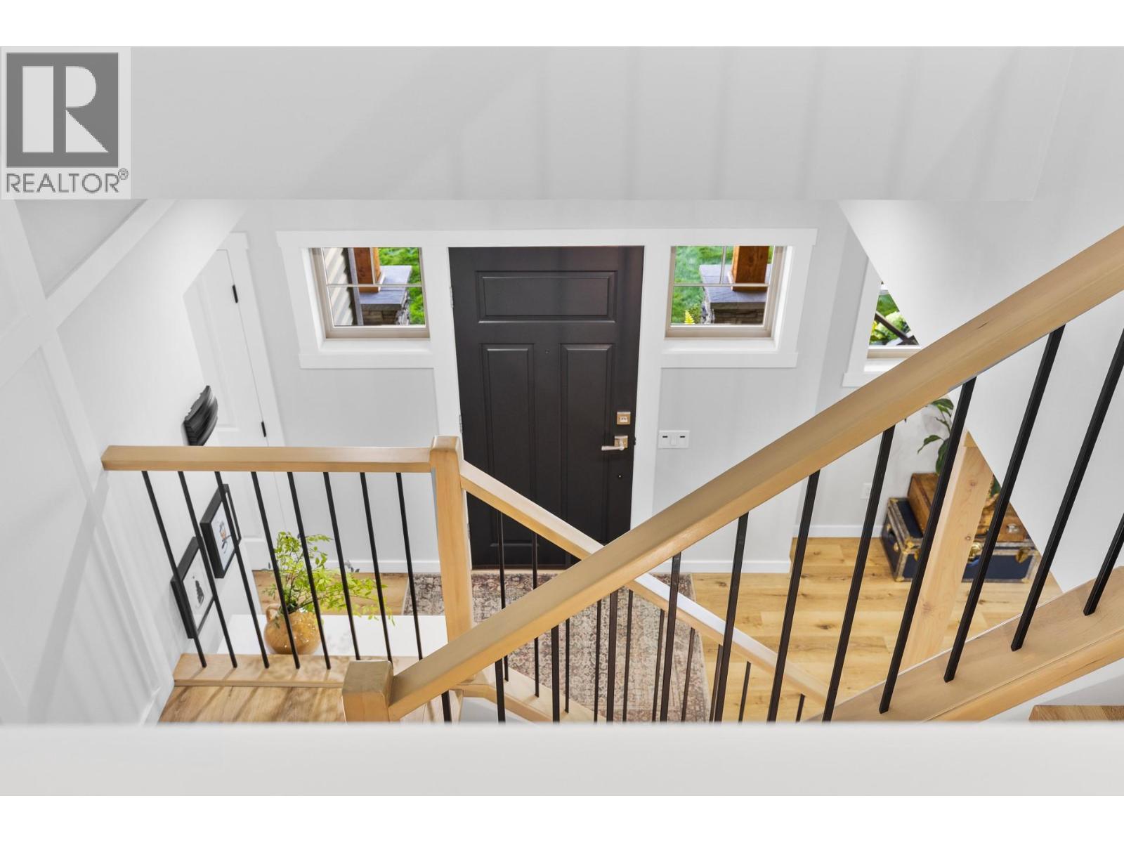 905 Paret Crescent Property Photo 34