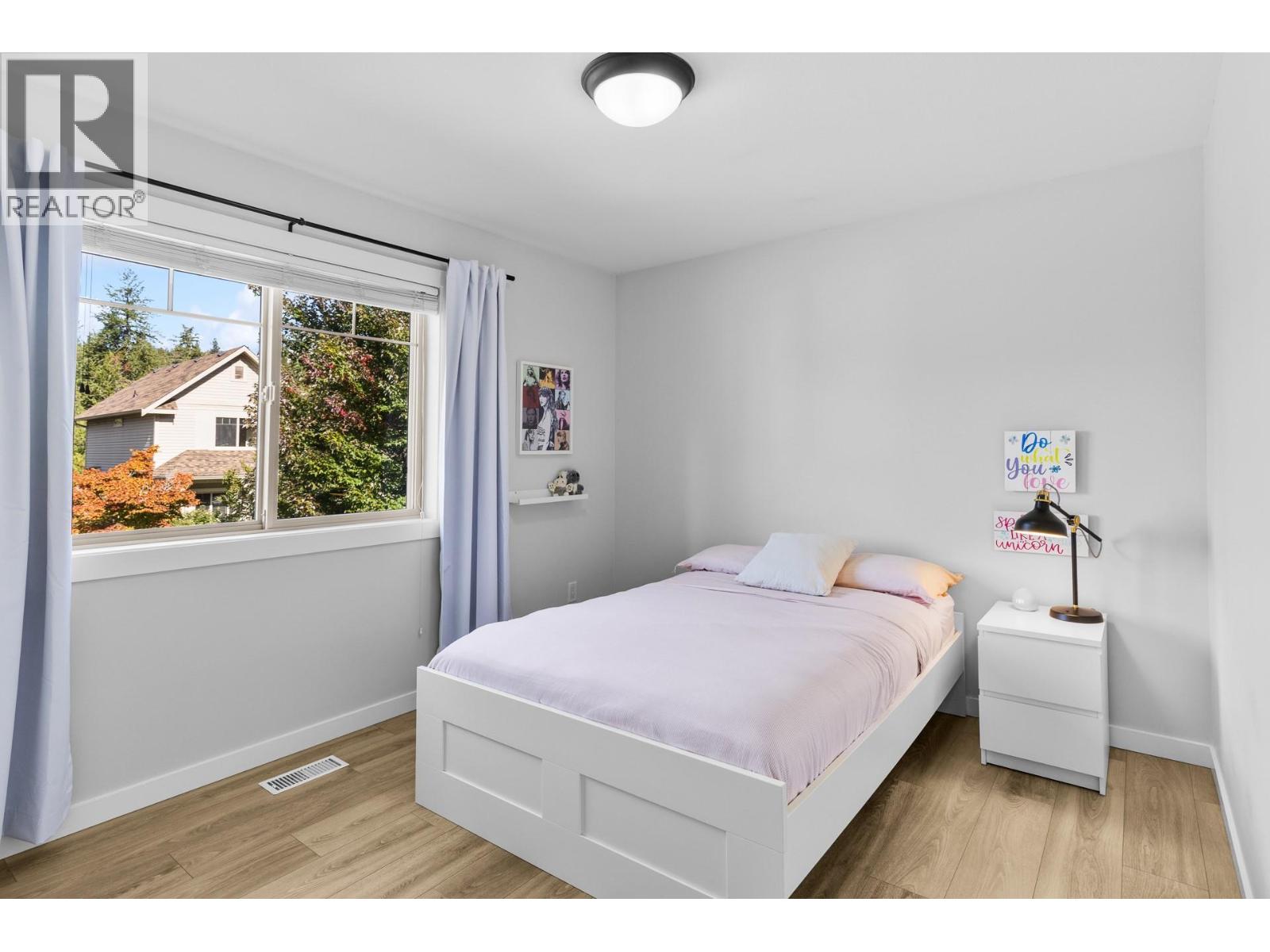 905 Paret Crescent Property Photo 36