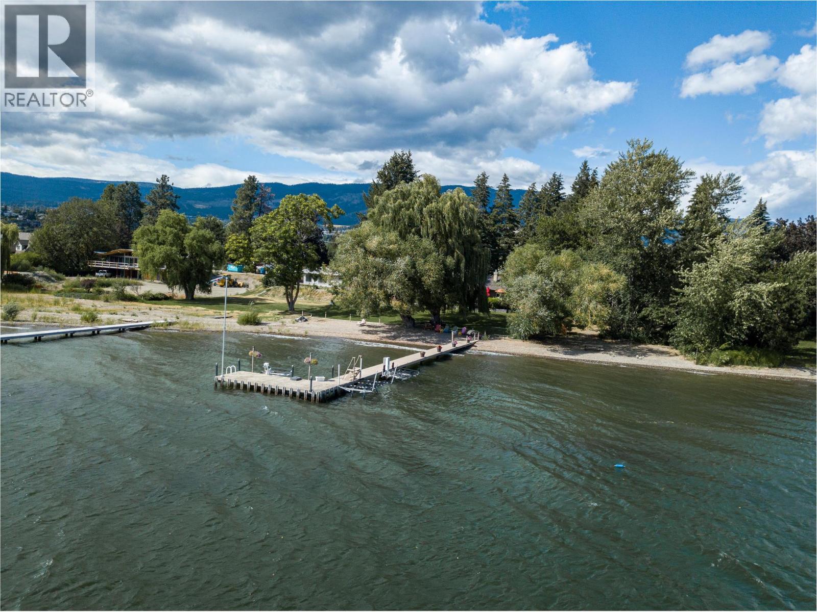 1865 Jennens Road Property Photo 1
