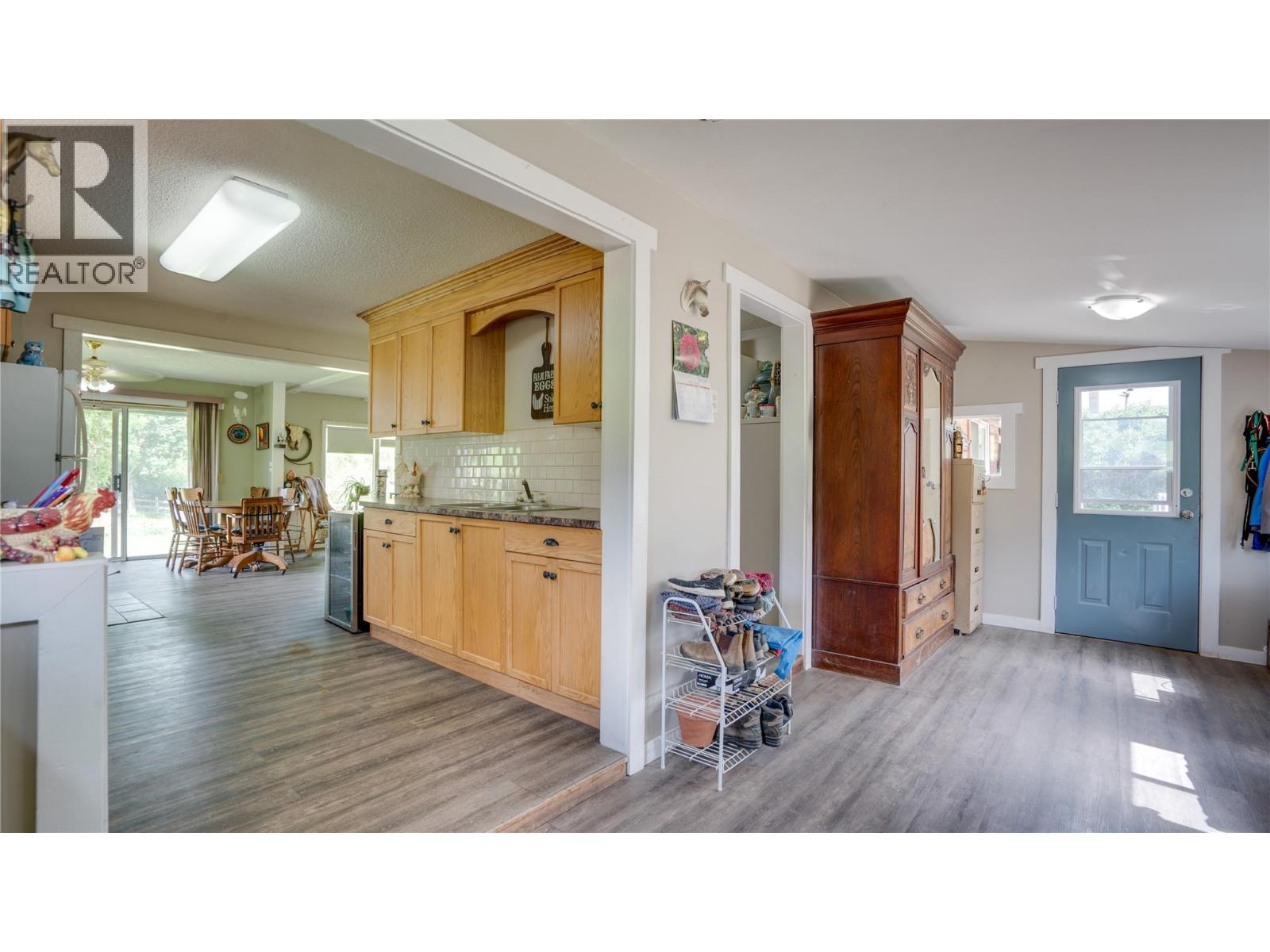 4878 Stepney Road Property Photo 10