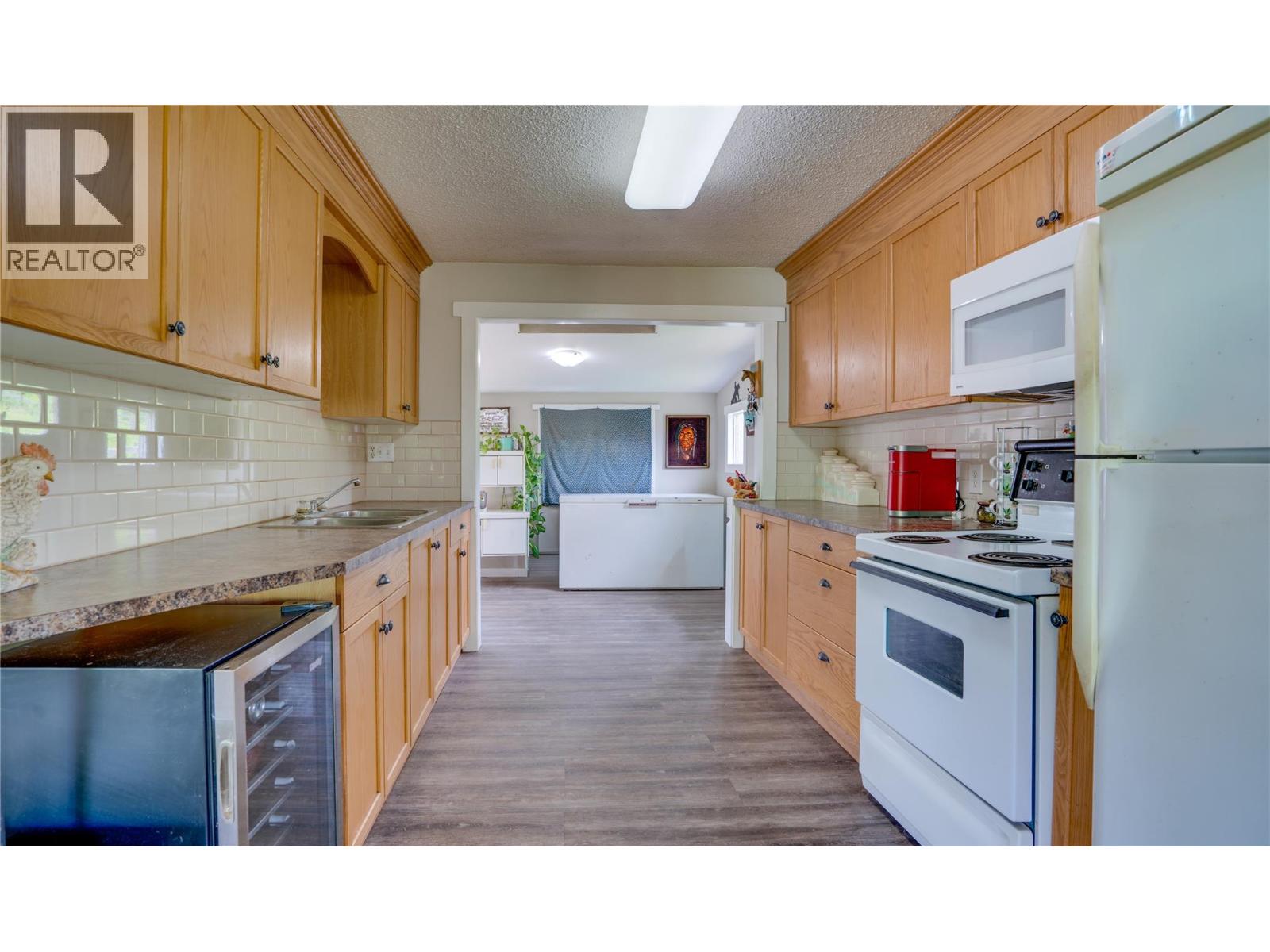4878 Stepney Road Property Photo 12