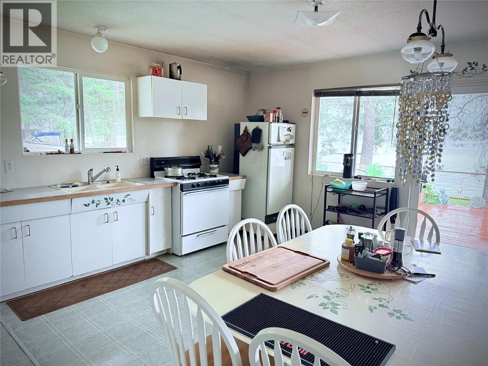 7180 Little Cayuse Creek Road Property Photo 15