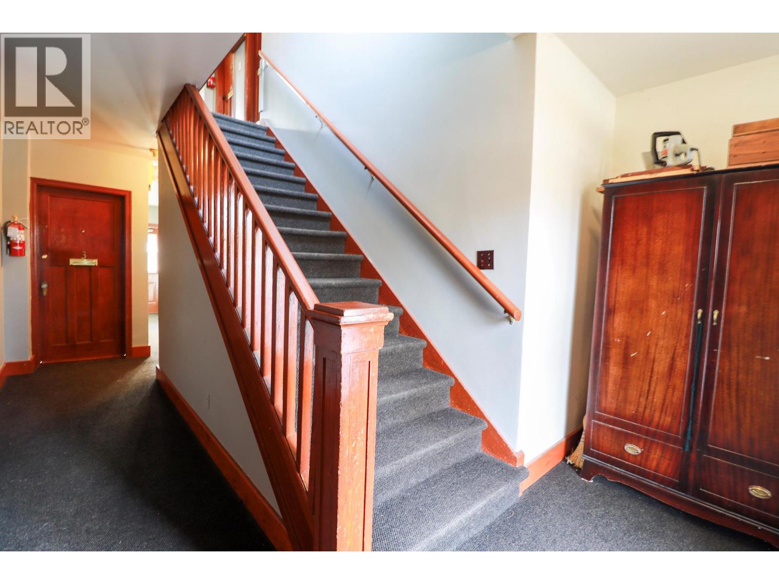 156 Nanaimo Avenue E Property Photo 5
