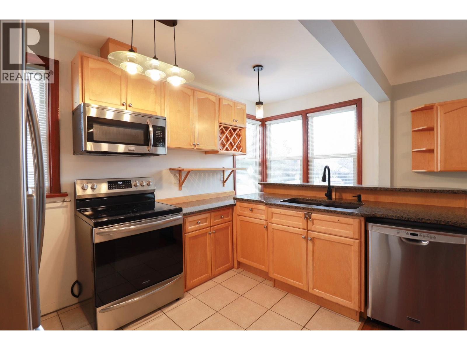 156 Nanaimo Avenue E Property Photo 10