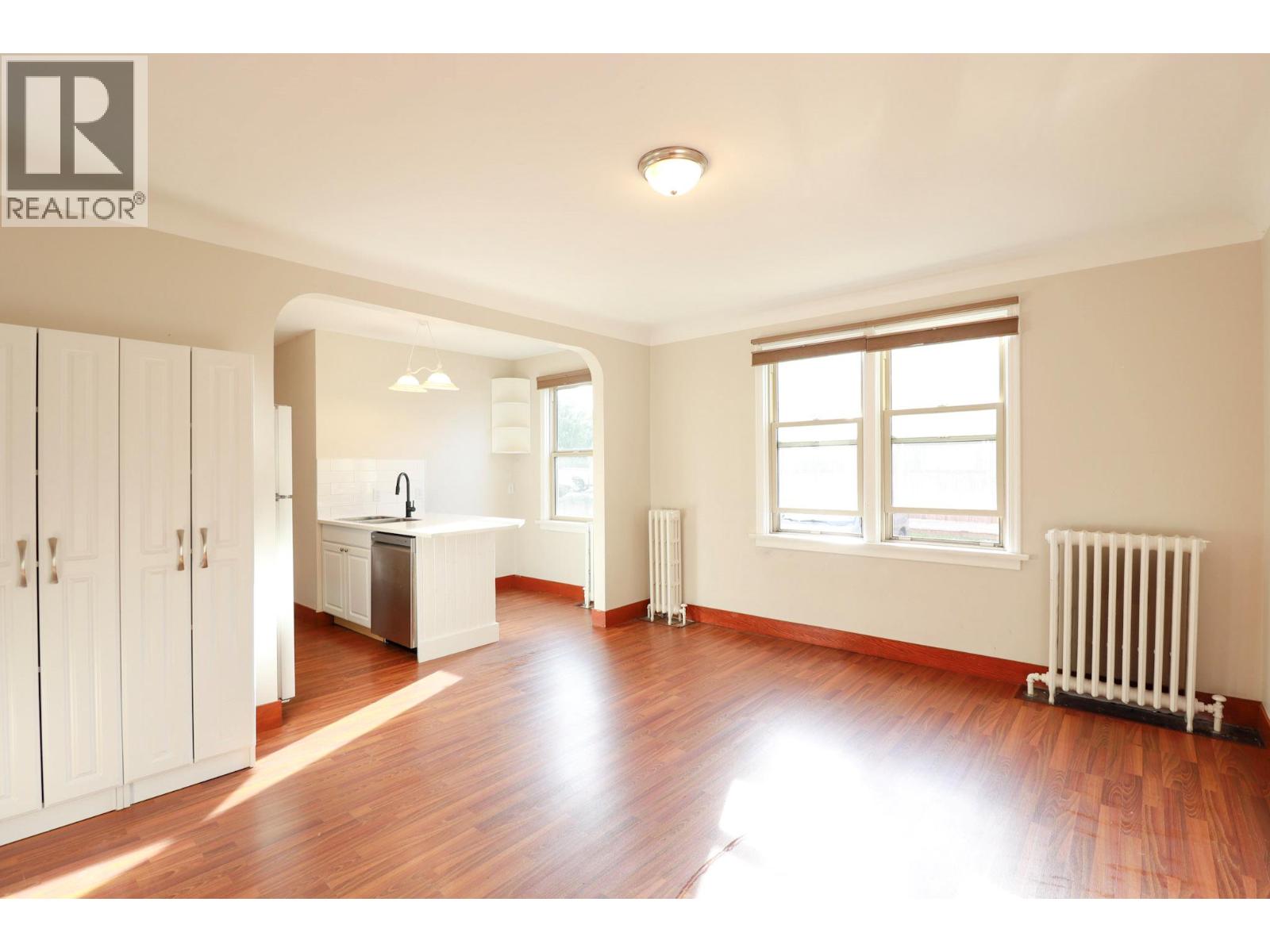 156 Nanaimo Avenue E Property Photo 17