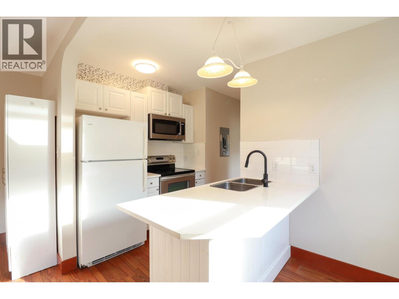 156 Nanaimo Avenue E Property Photo 19