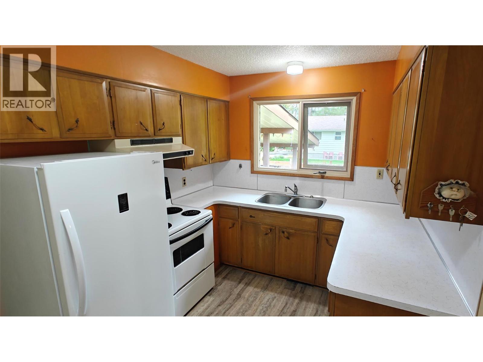610 7th Avenue Property Photo 13