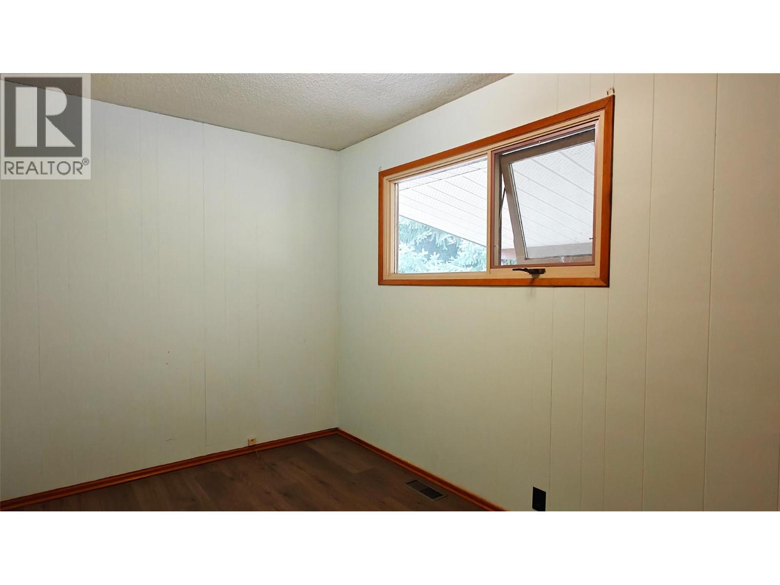 610 7th Avenue Property Photo 20