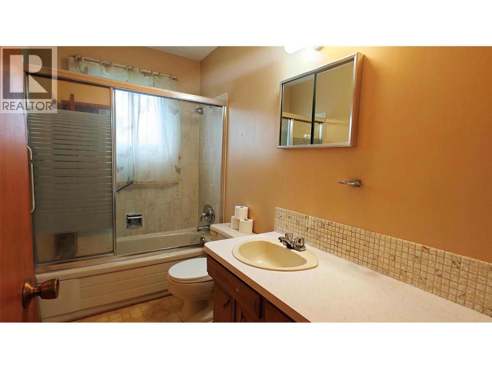 610 7th Avenue Property Photo 22