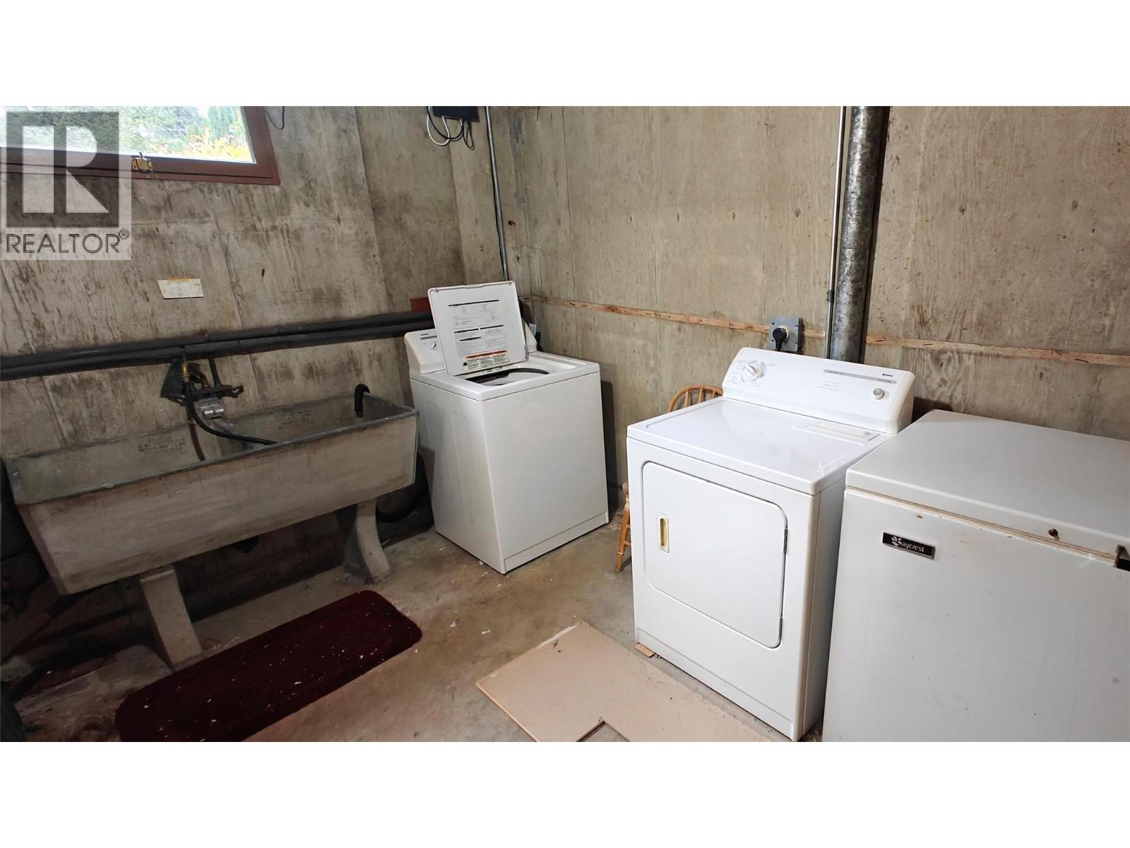 610 7th Avenue Property Photo 25