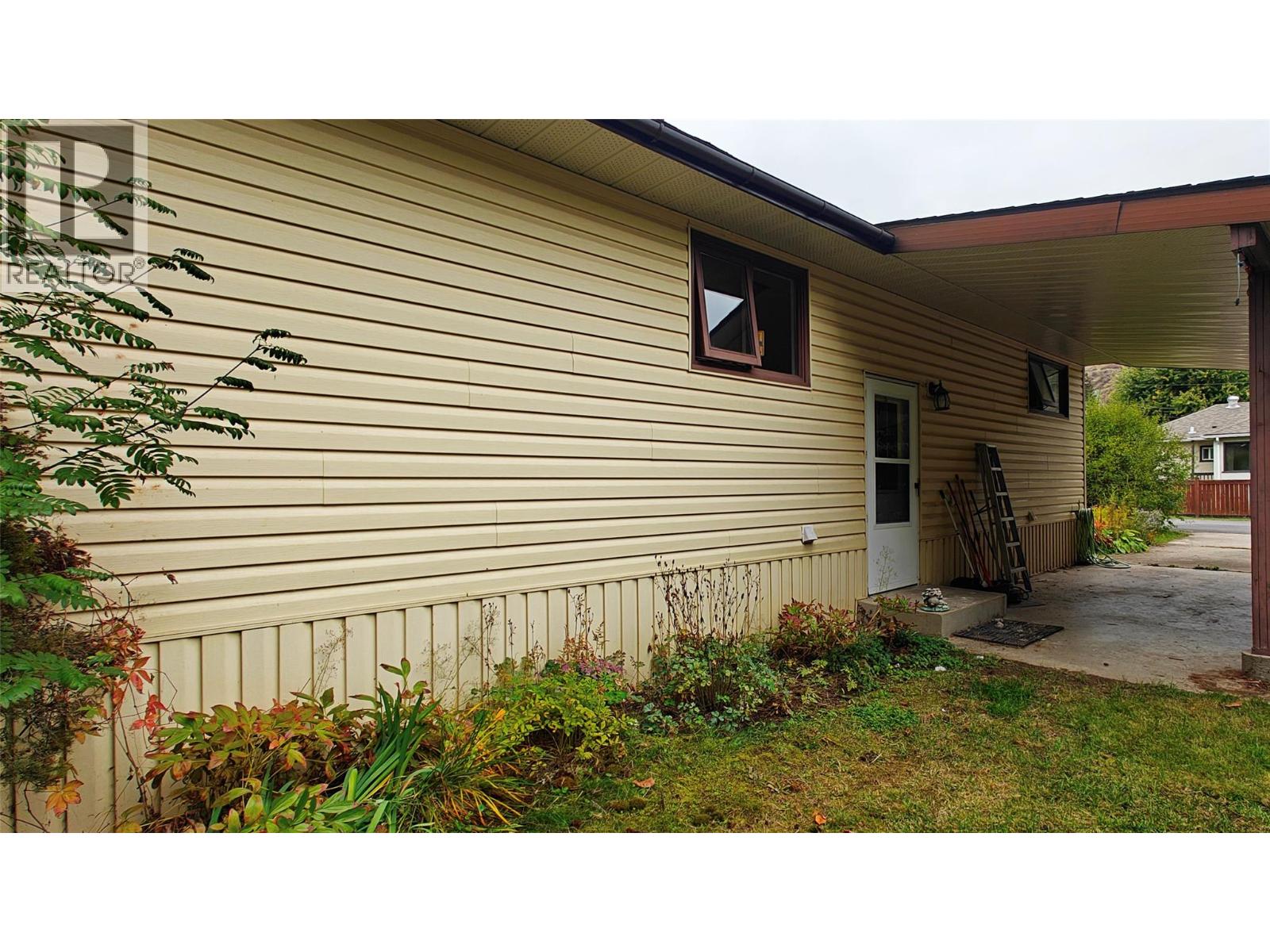 610 7th Avenue Property Photo 29