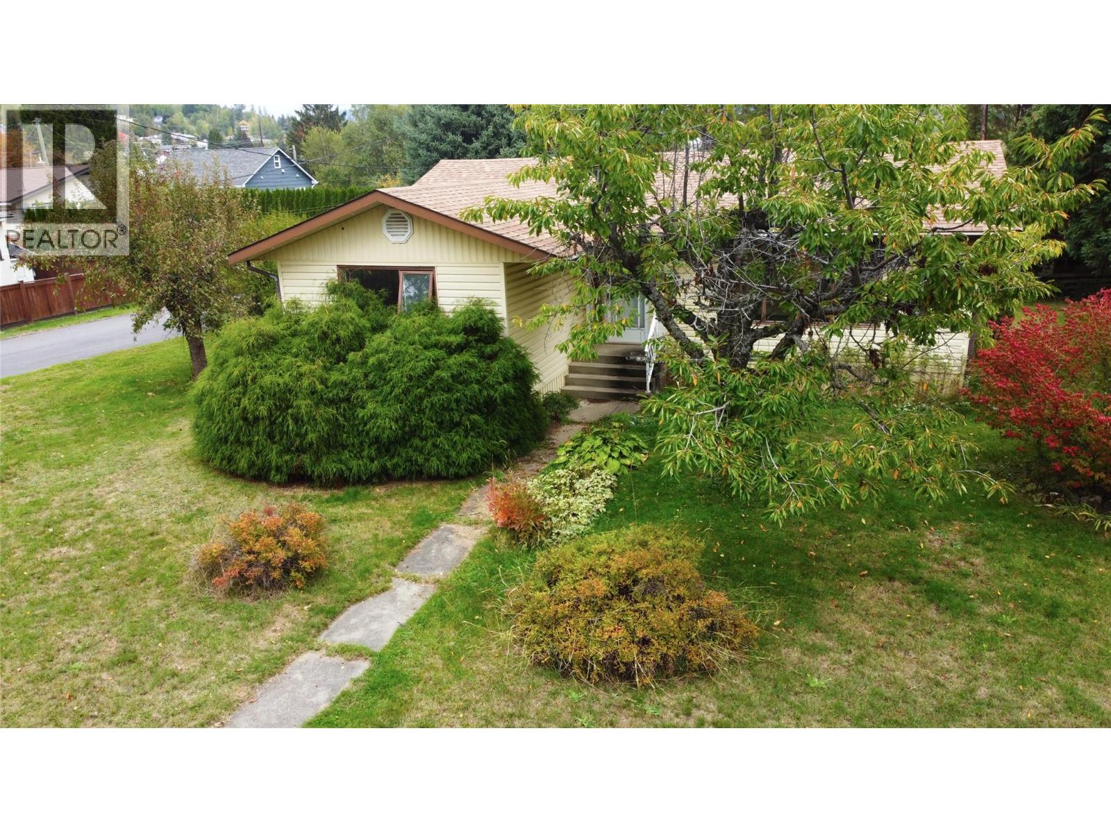 610 7th Avenue Property Photo 31