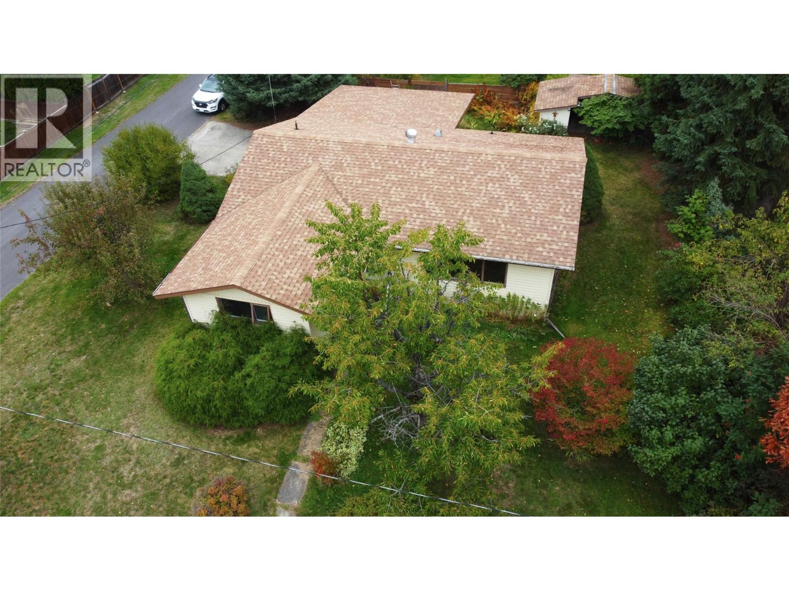 610 7th Avenue Property Photo 32