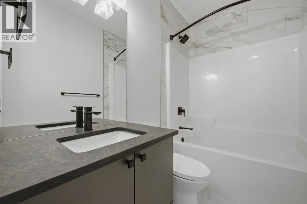 749 Carleton Street Property Photo 39