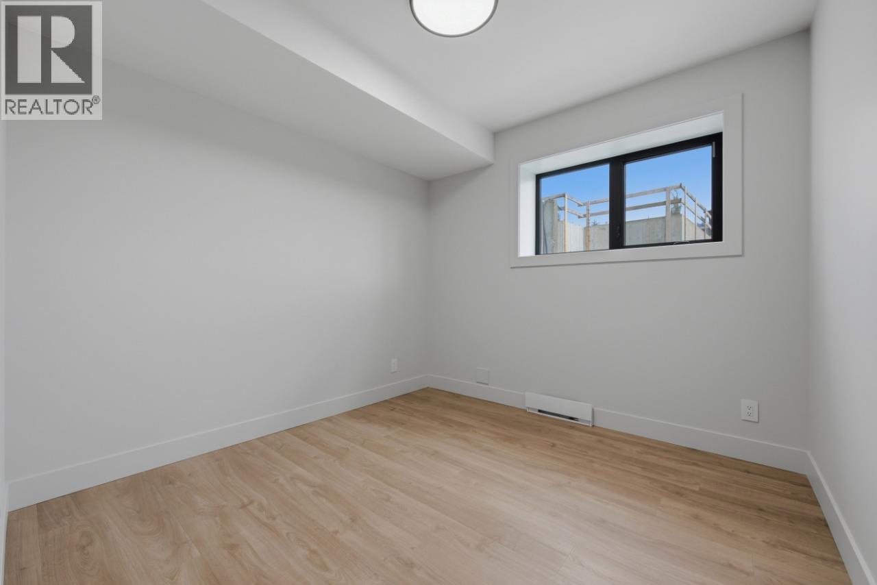 749 Carleton Street Property Photo 40