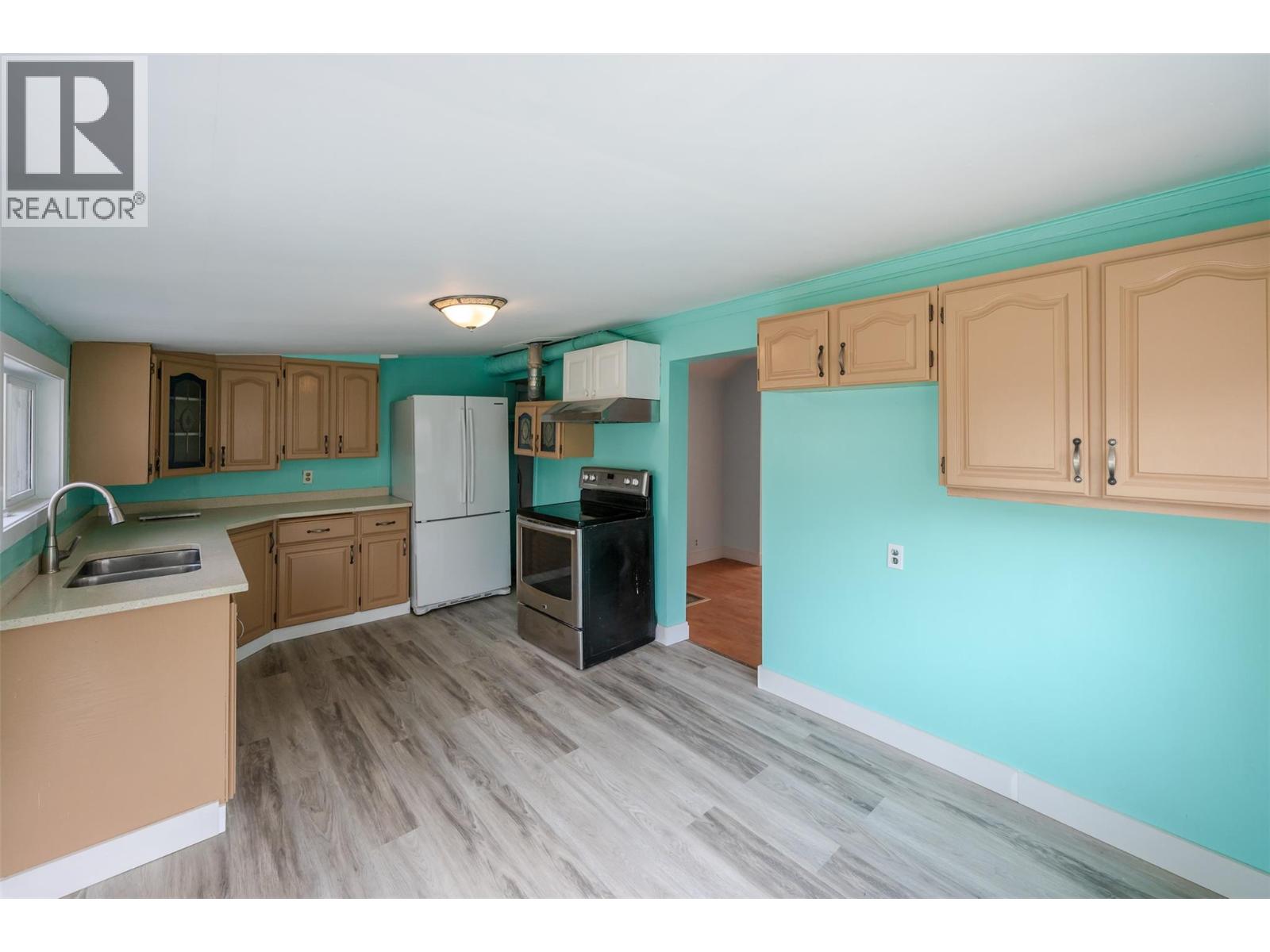 5814 Main Street Property Photo 5