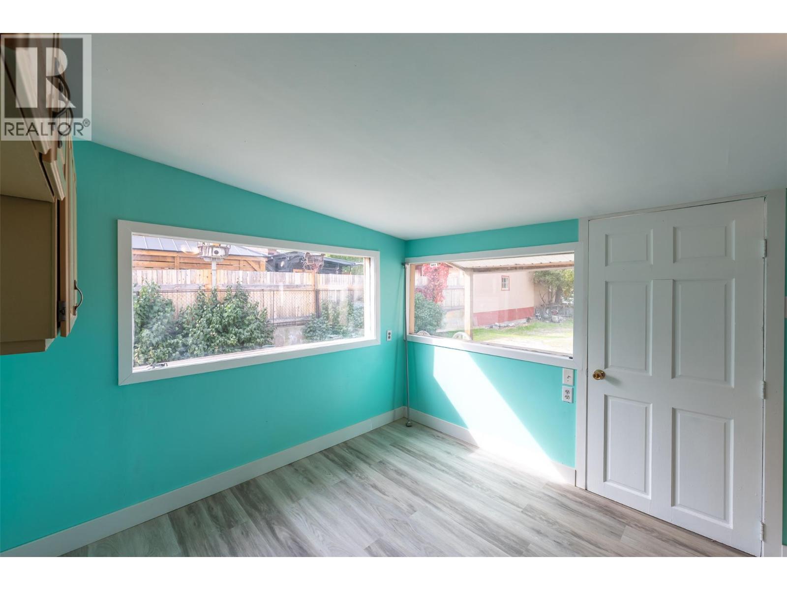 5814 Main Street Property Photo 13