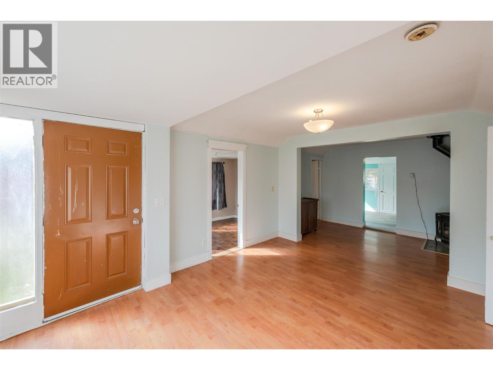 5814 Main Street Property Photo 16